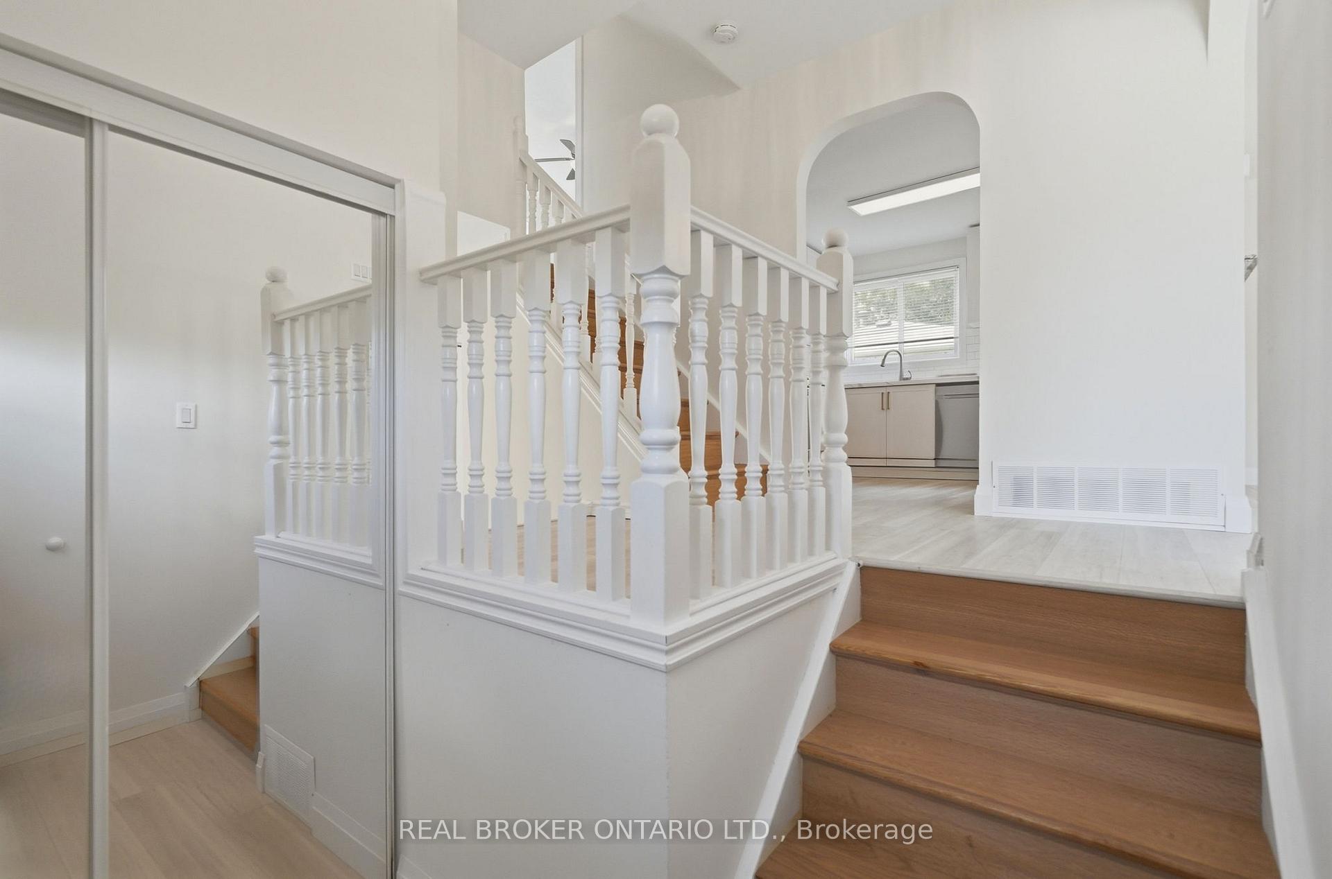 Photo 9 of 3 Prideaux Street, Hamilton, Stoney Creek Mountain — HOMEH
