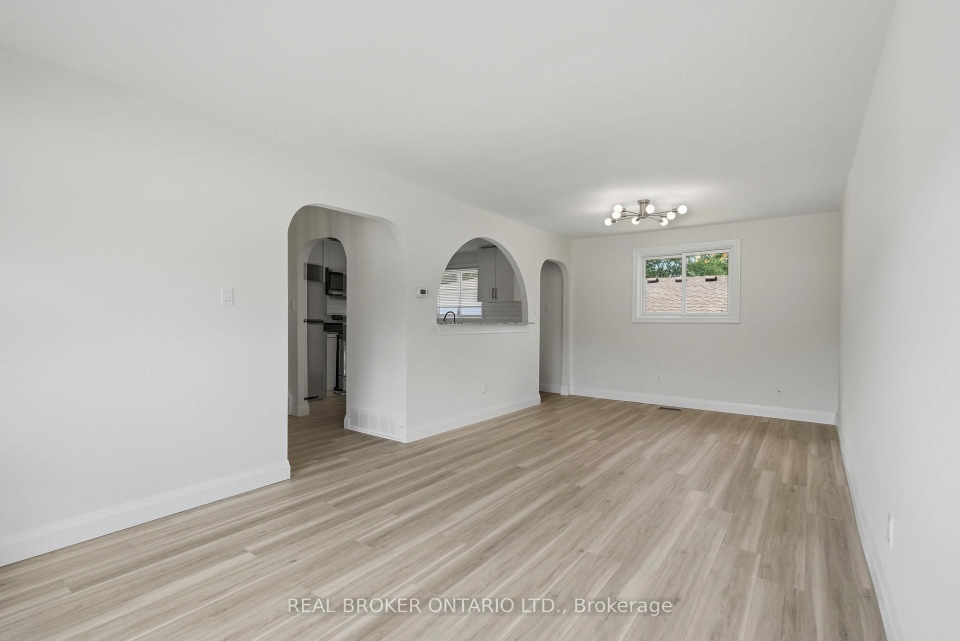 Photo 12 of 3 Prideaux Street, Hamilton, Stoney Creek Mountain — HOMEH