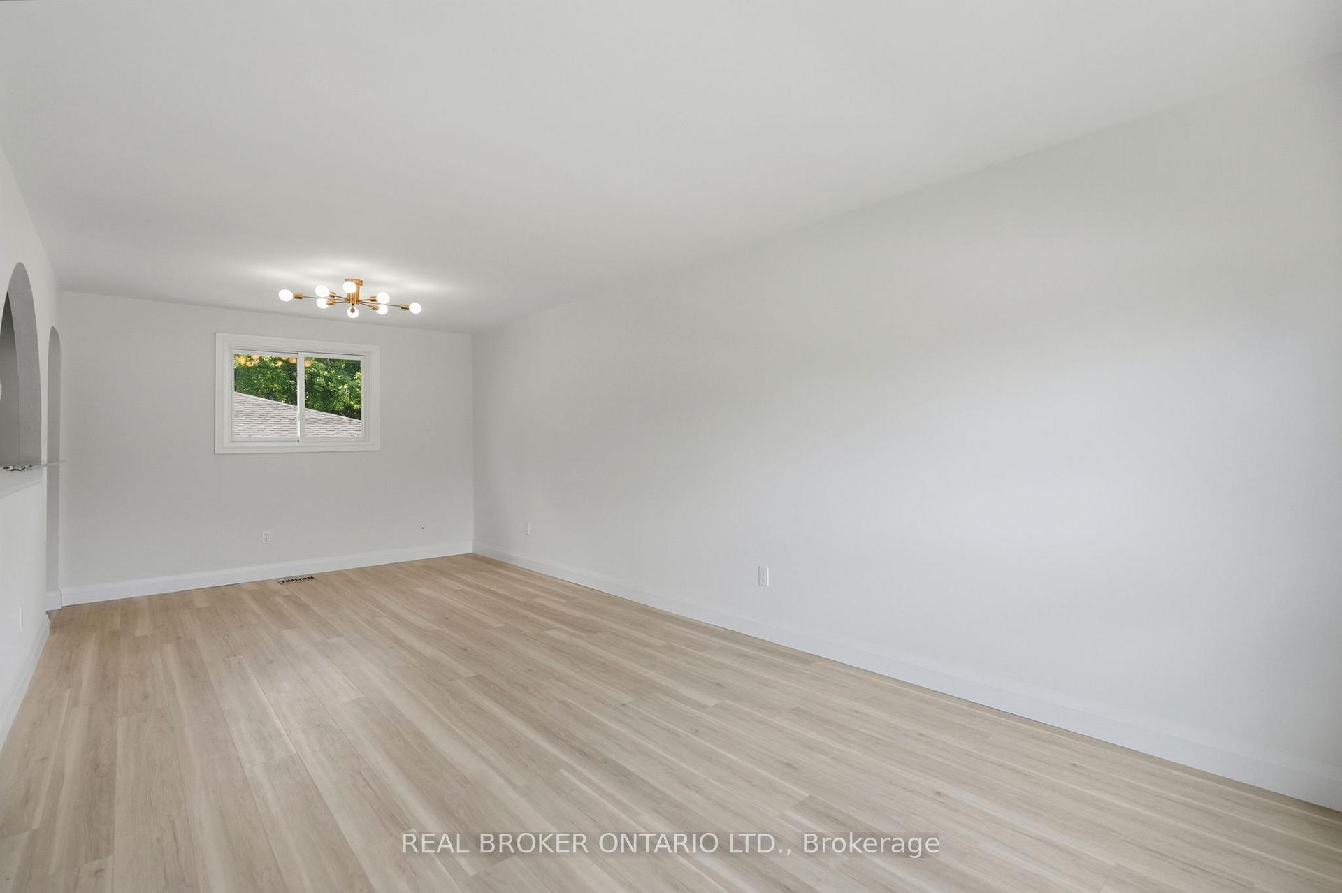 Photo 13 of 3 Prideaux Street, Hamilton, Stoney Creek Mountain — HOMEH