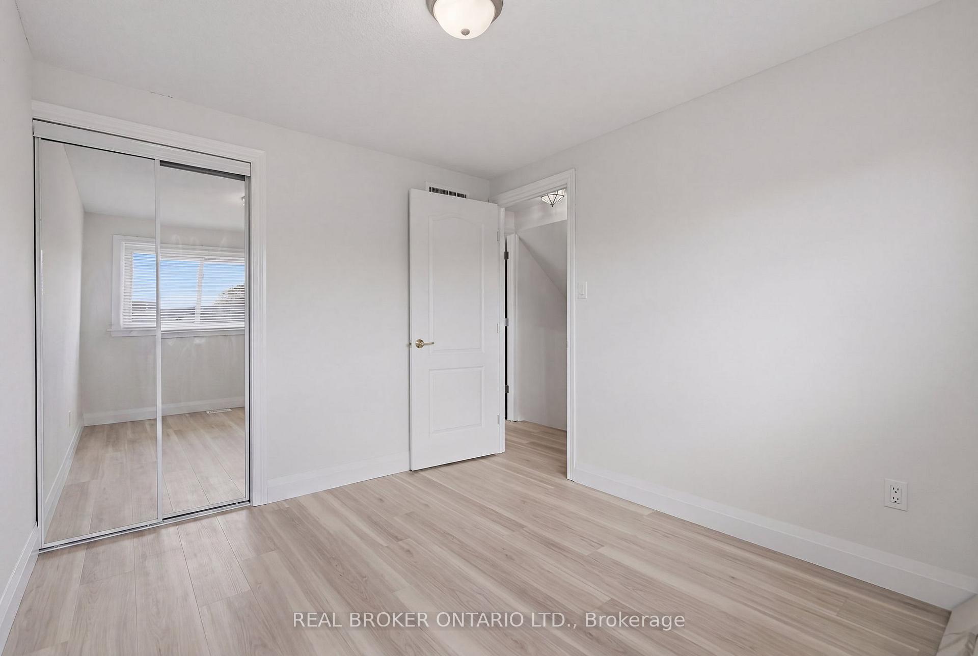 Photo 23 of 3 Prideaux Street, Hamilton, Stoney Creek Mountain — HOMEH