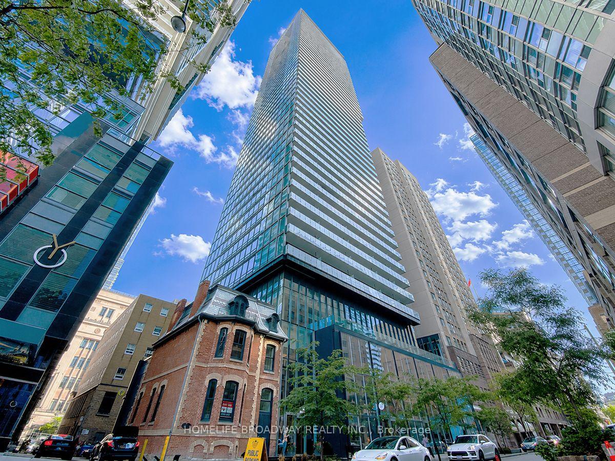 Front of Unit 909, 15 Grenville Street