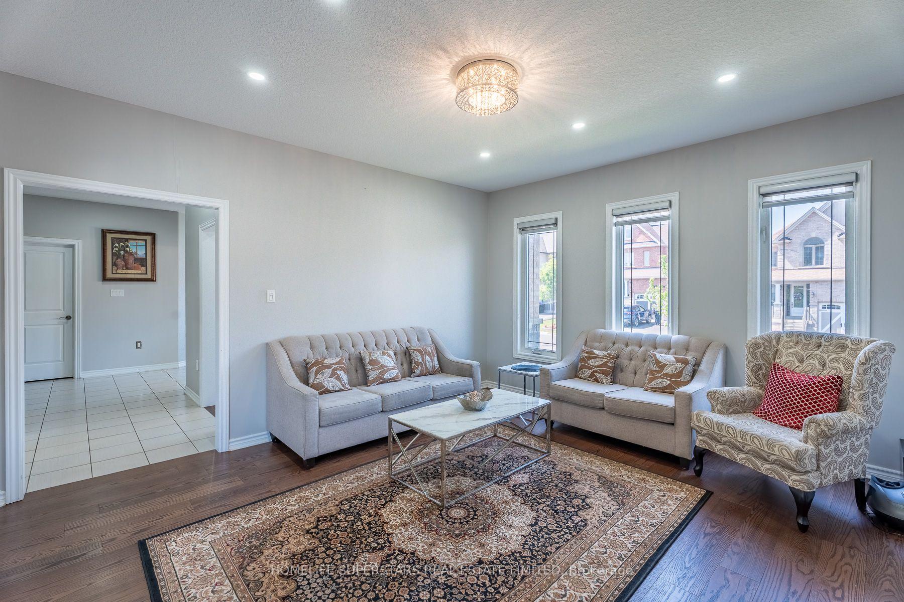 Photo 16 of 1 Walker Boulevard, New Tecumseth, Alliston — HOMEH