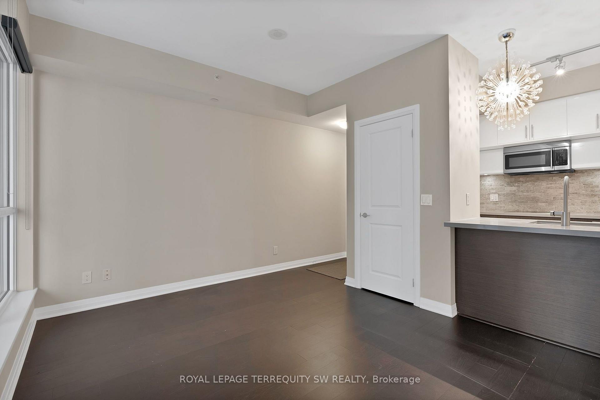 Photo 3 of Unit 1307, 8 Mercer Street, Toronto, Waterfront Communities — HOMEH