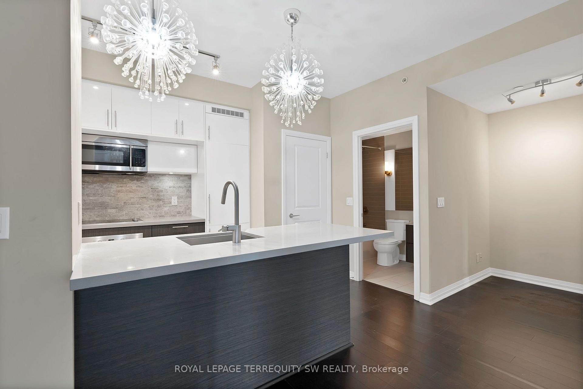 Photo 5 of Unit 1307, 8 Mercer Street, Toronto, Waterfront Communities — HOMEH