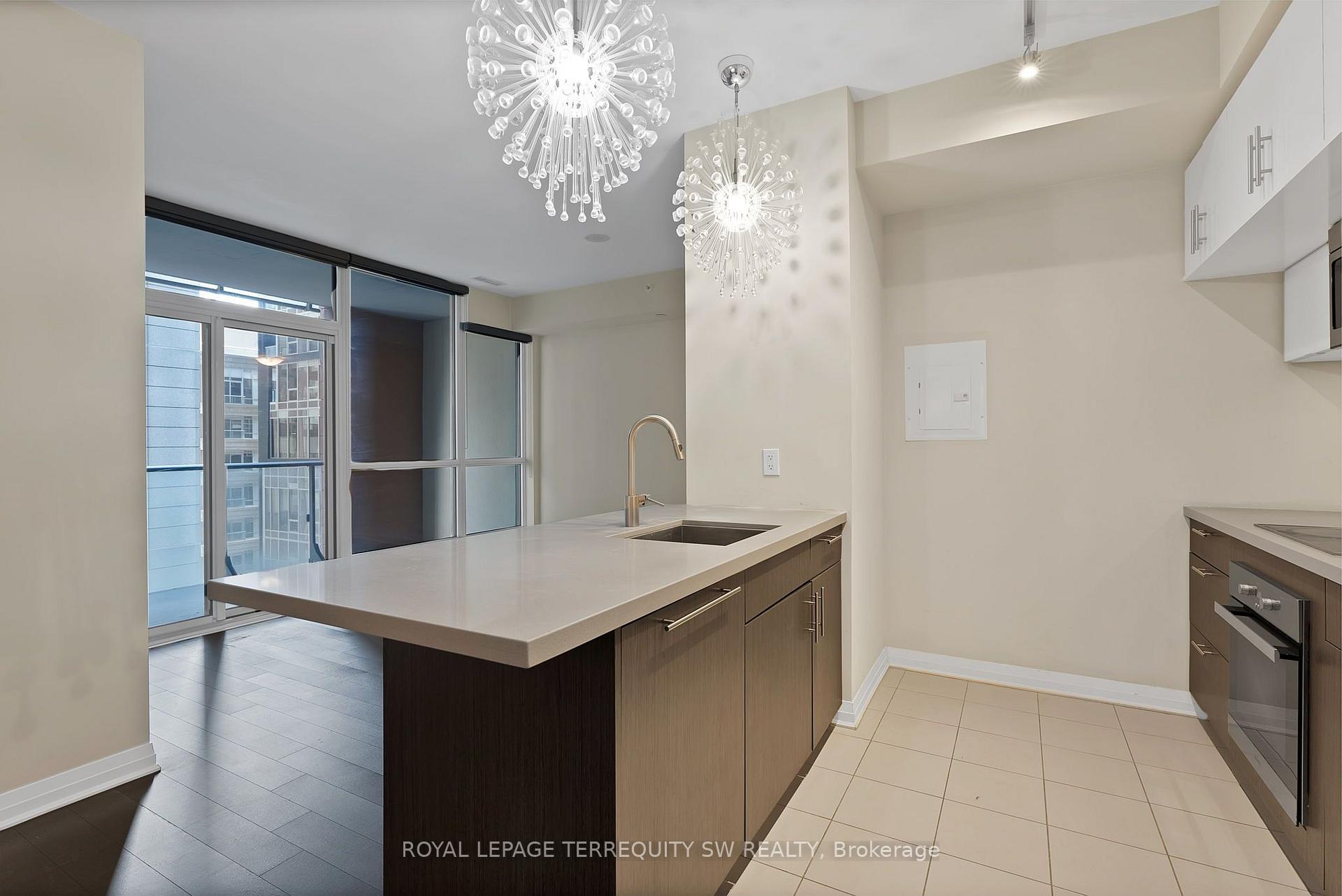 Photo 7 of Unit 1307, 8 Mercer Street, Toronto, Waterfront Communities — HOMEH
