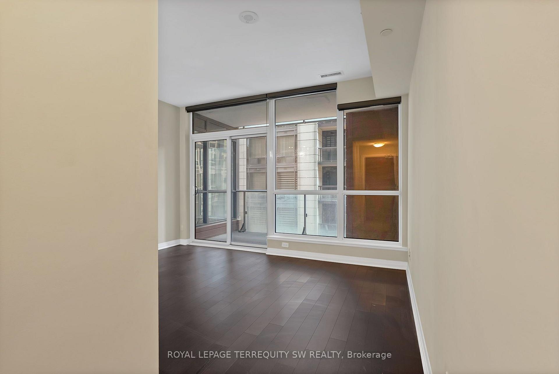 Photo 15 of Unit 1307, 8 Mercer Street, Toronto, Waterfront Communities — HOMEH