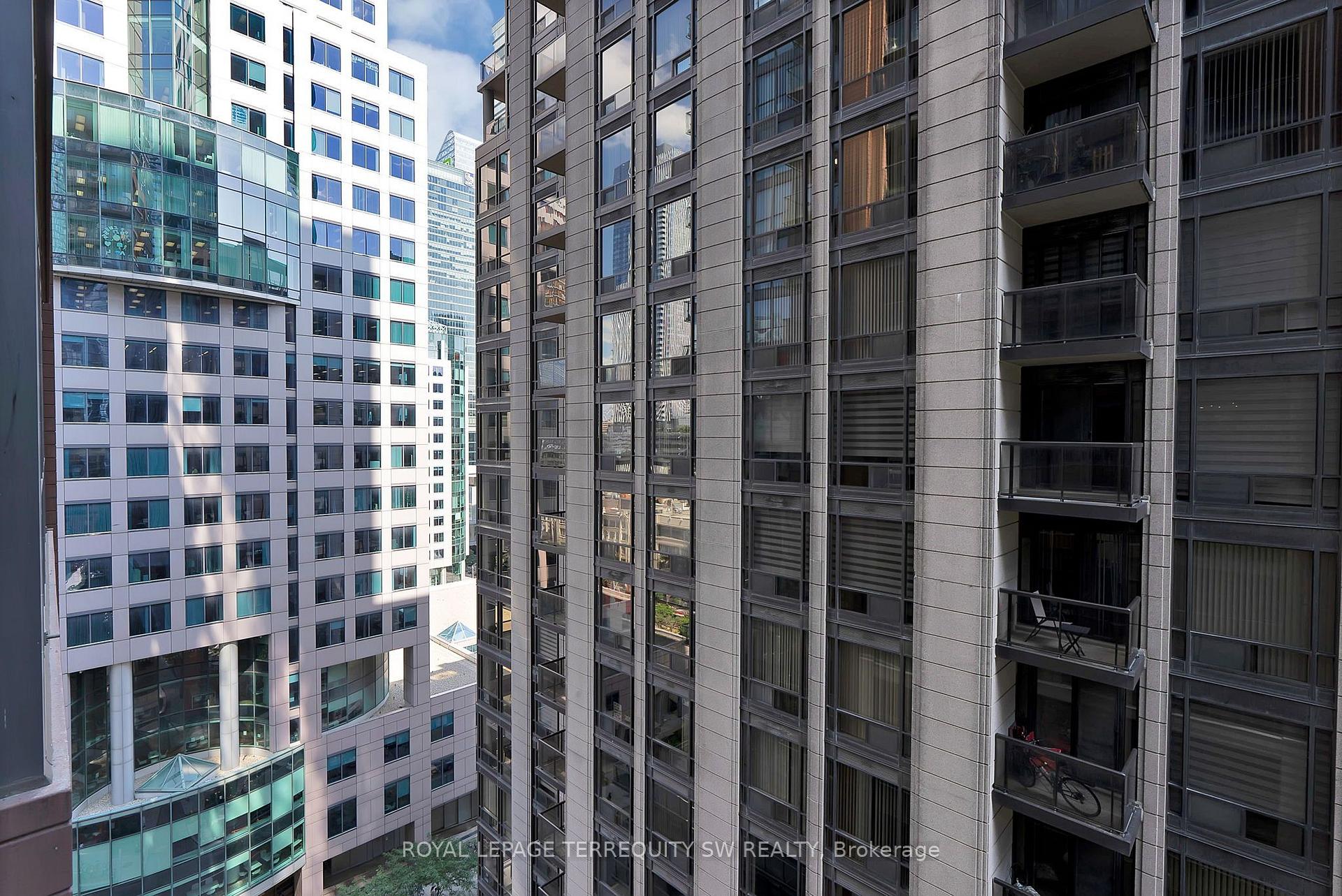 Photo 18 of Unit 1307, 8 Mercer Street, Toronto, Waterfront Communities — HOMEH