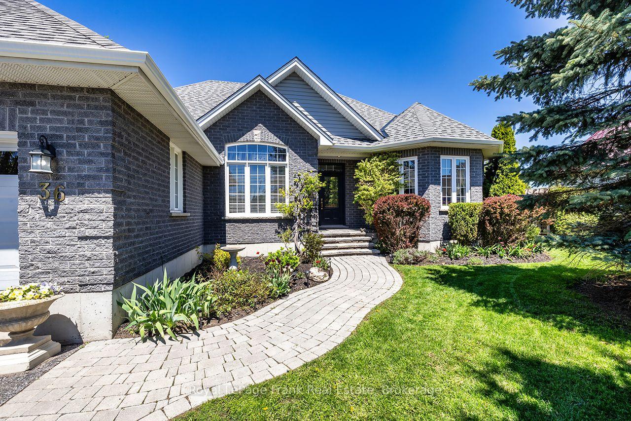 Photo 2 of 36 Lori Boulevard, Kawartha Lakes, Lindsay — HOMEH