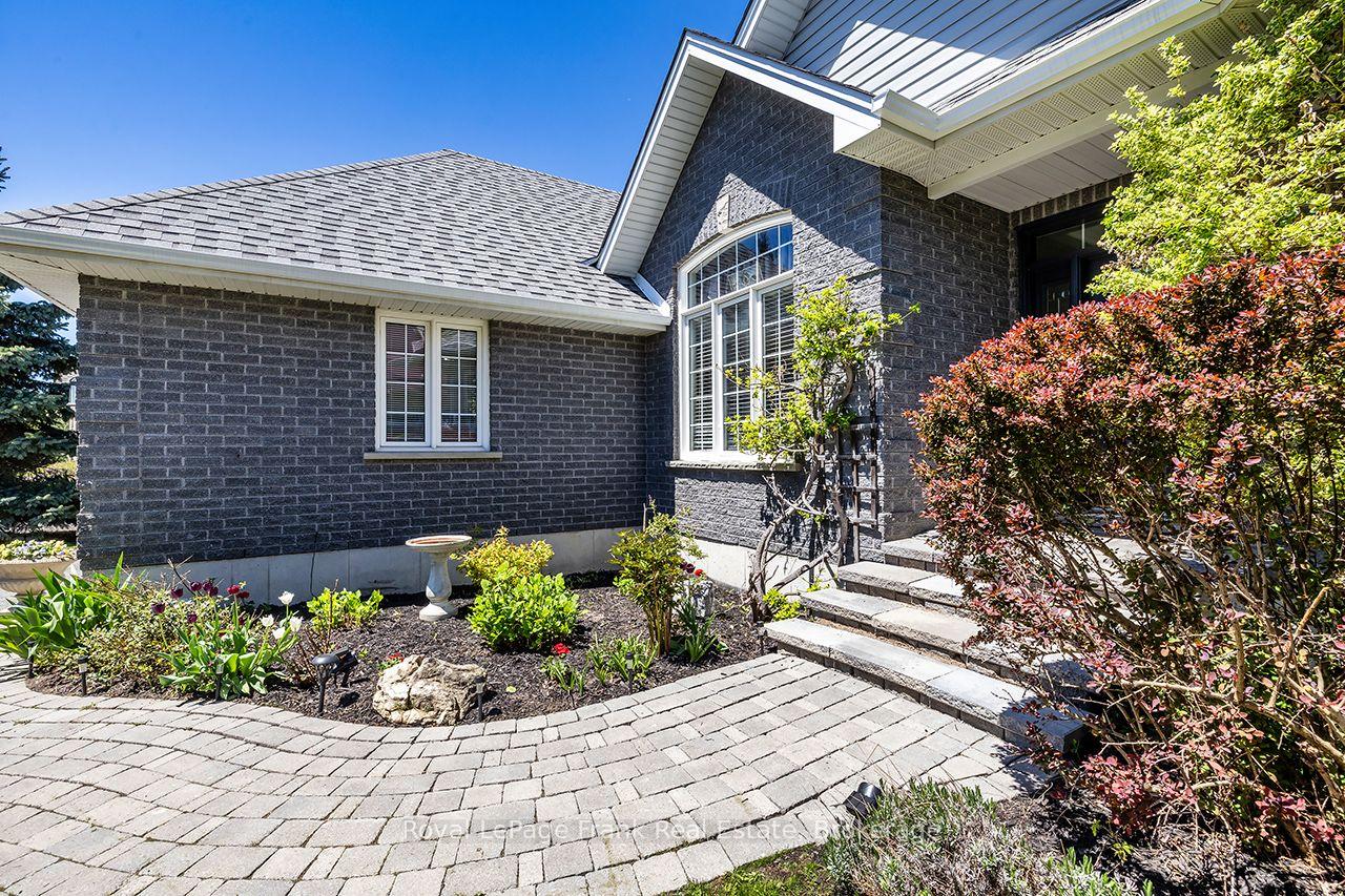 Photo 3 of 36 Lori Boulevard, Kawartha Lakes, Lindsay — HOMEH