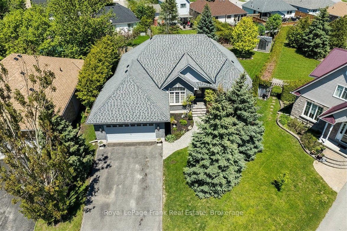 Photo 5 of 36 Lori Boulevard, Kawartha Lakes, Lindsay — HOMEH