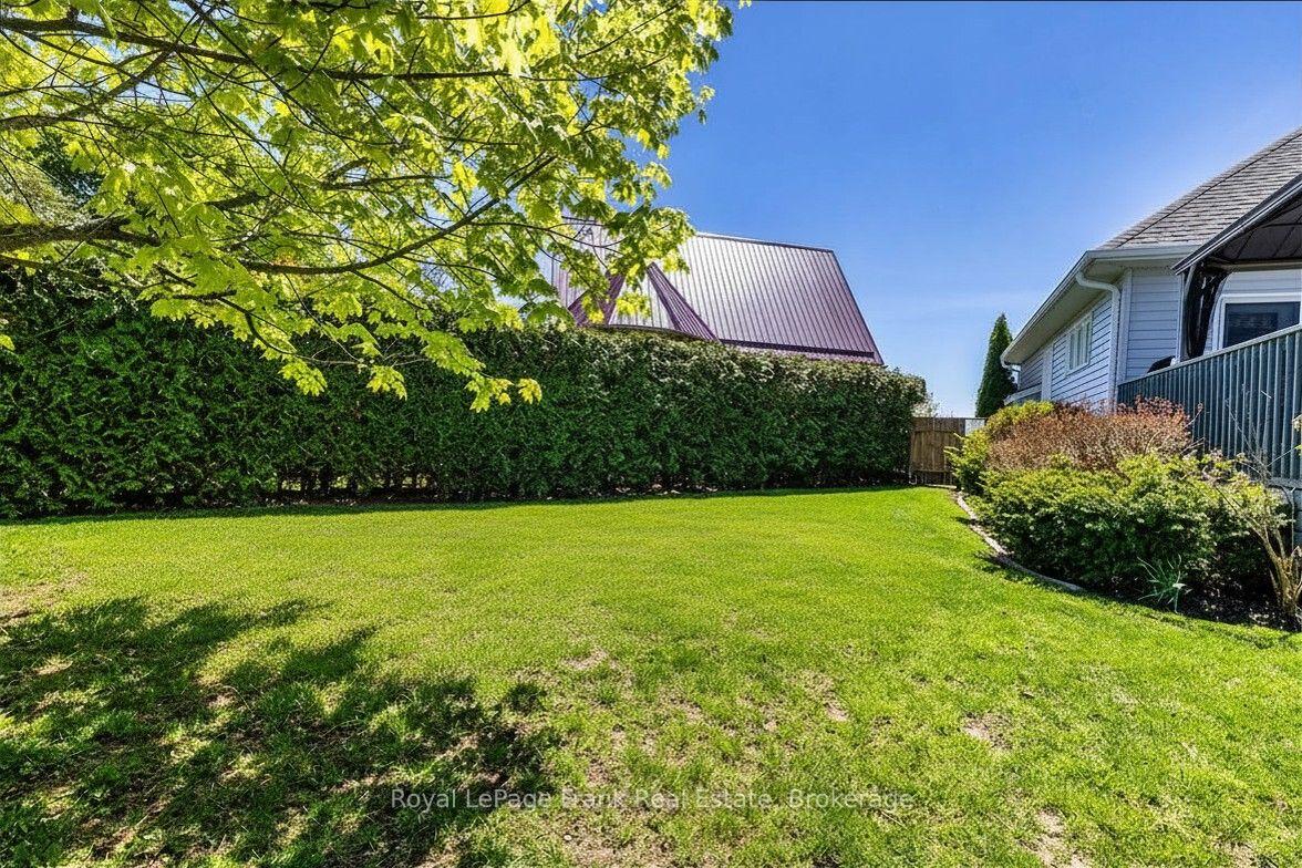 Photo 11 of 36 Lori Boulevard, Kawartha Lakes, Lindsay — HOMEH