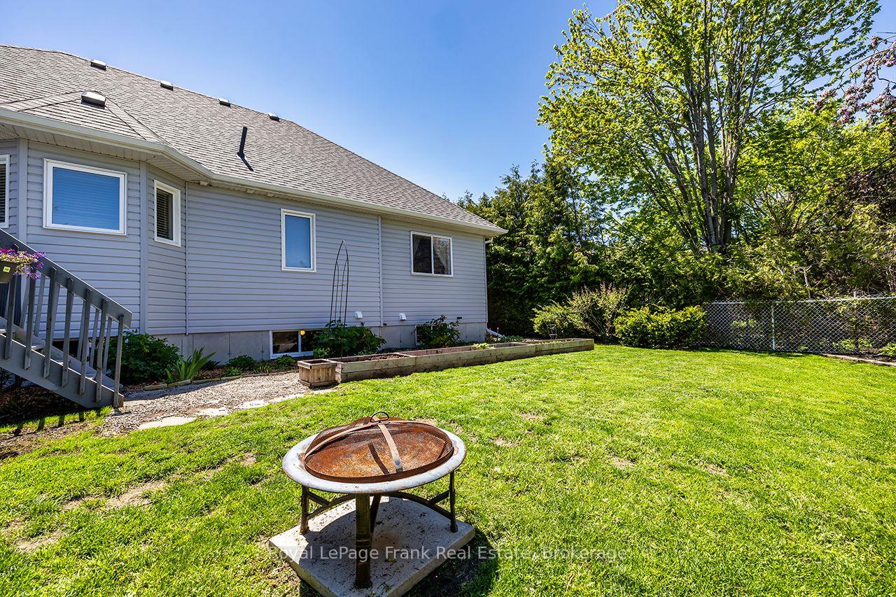 Photo 13 of 36 Lori Boulevard, Kawartha Lakes, Lindsay — HOMEH