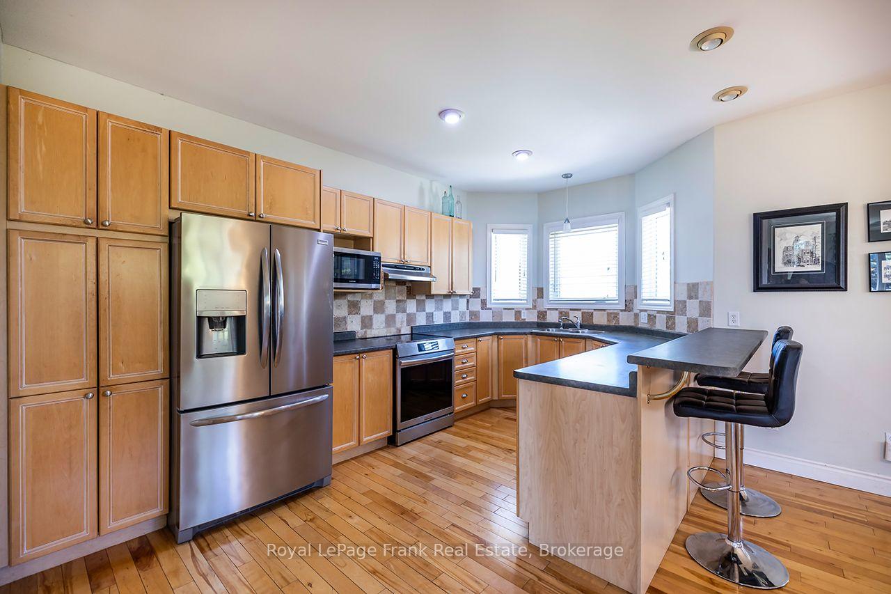 Photo 28 of 36 Lori Boulevard, Kawartha Lakes, Lindsay — HOMEH