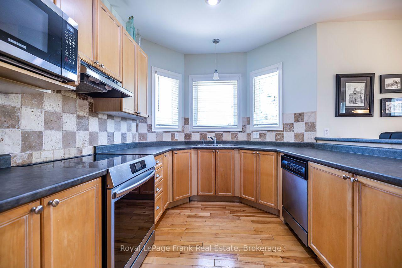 Photo 29 of 36 Lori Boulevard, Kawartha Lakes, Lindsay — HOMEH