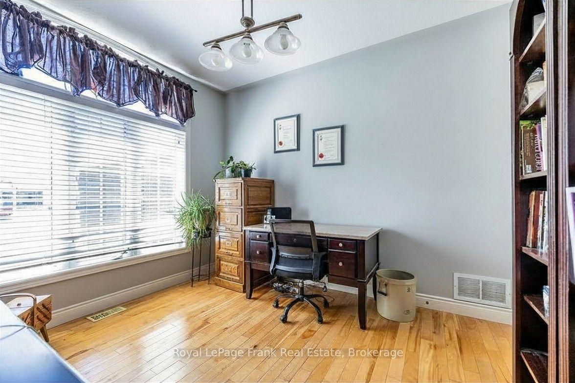 Photo 33 of 36 Lori Boulevard, Kawartha Lakes, Lindsay — HOMEH