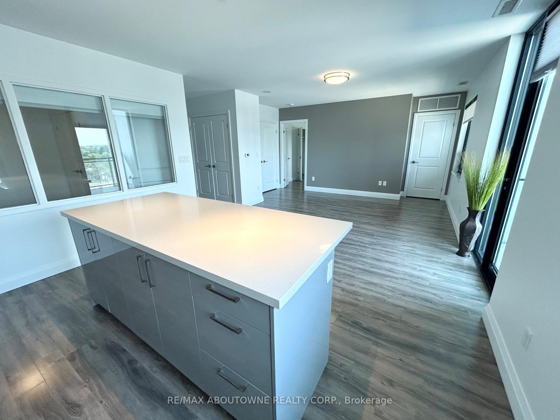 Photo 6 of Unit 908, 460A Belmont Avenue W, Kitchener, Cherry Hill — HOMEH