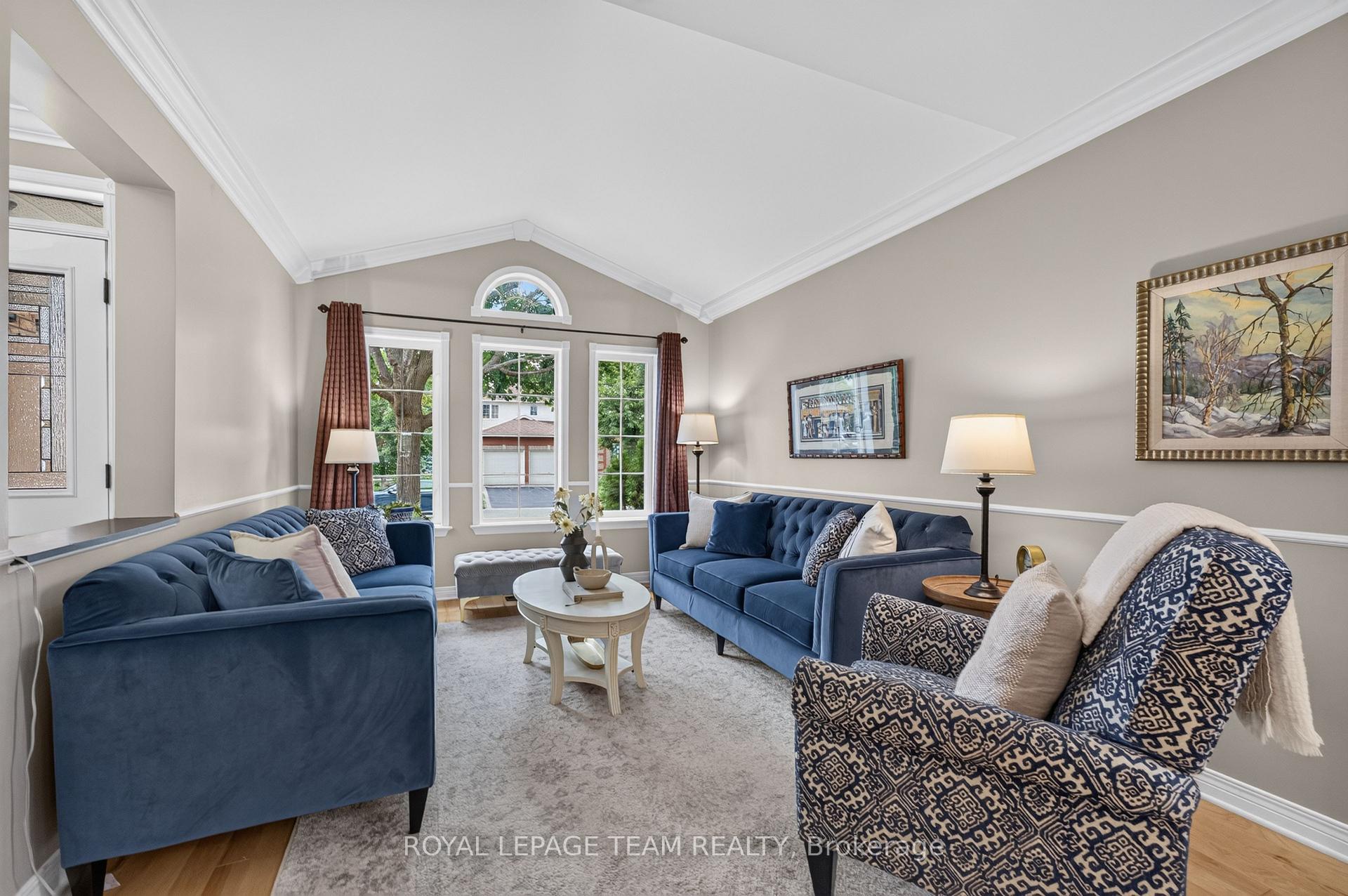 Photo 10 of 12 Forillon Crescent, Ottawa, Kanata - Bridlewood — HOMEH