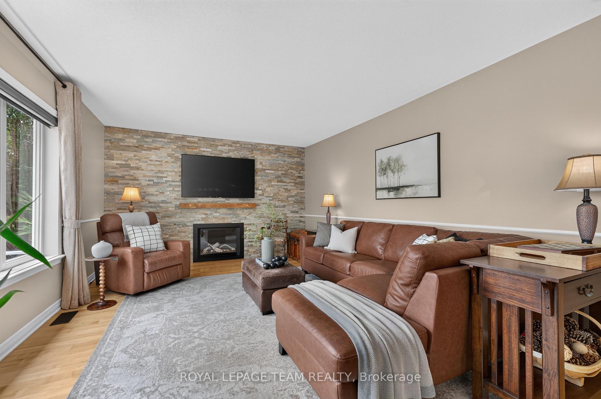 Photo 17 of 12 Forillon Crescent, Ottawa, Kanata - Bridlewood — HOMEH