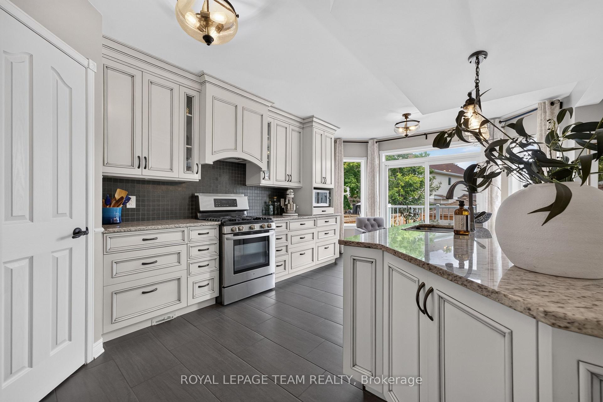 Photo 22 of 12 Forillon Crescent, Ottawa, Kanata - Bridlewood — HOMEH