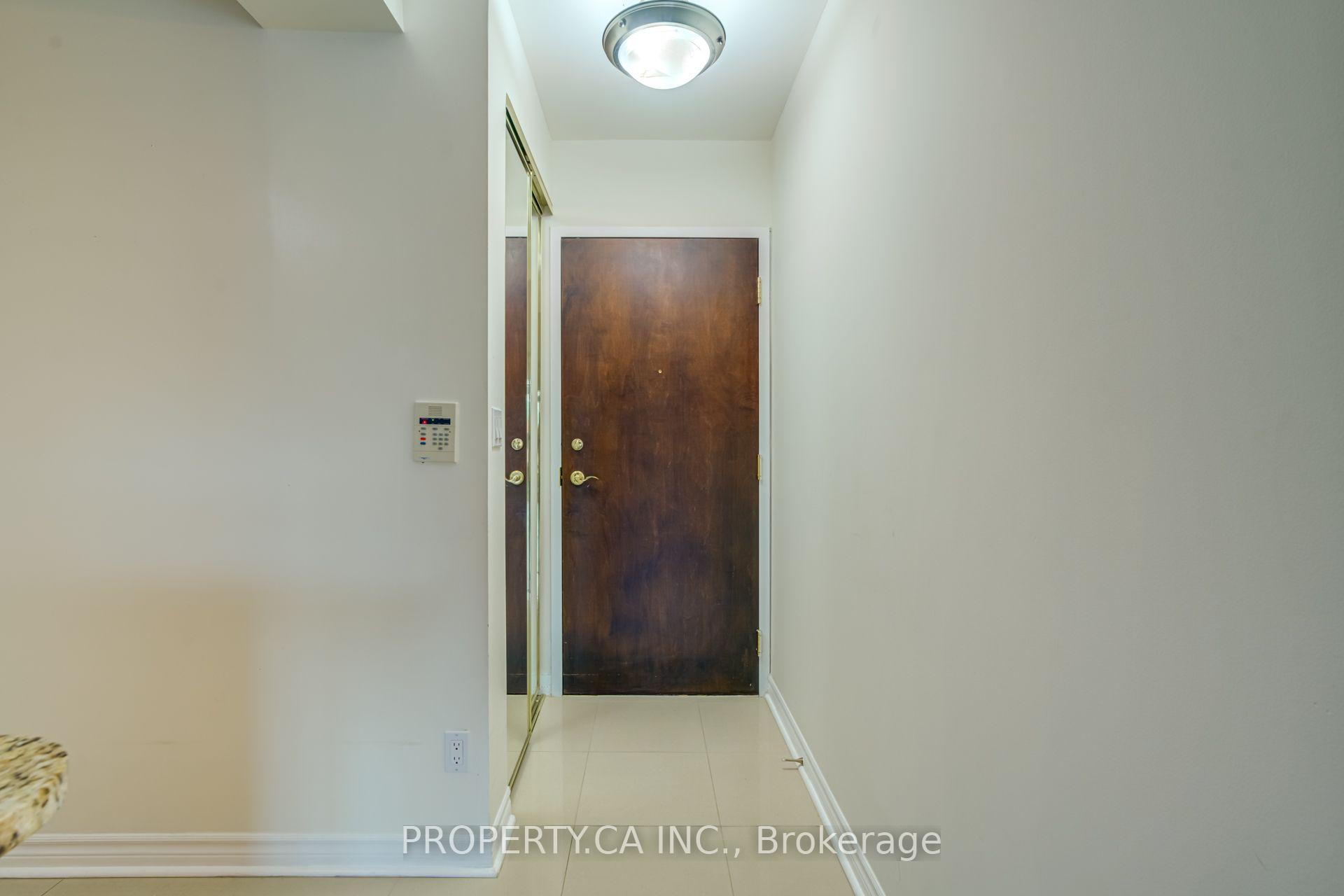 Photo 5 of Unit 201, 88 Promenade Circle, Vaughan, Brownridge — HOMEH