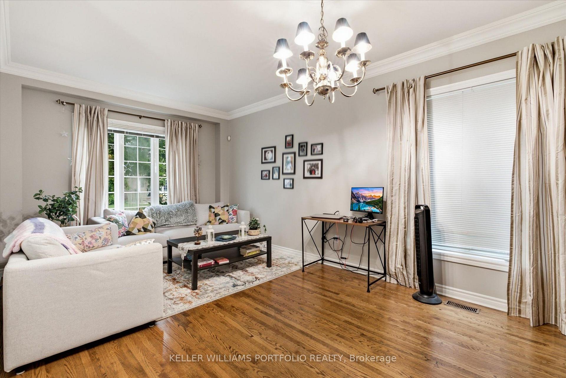 Photo 7 of 2153 Meadowglen Drive, Oakville, Westmount — HOMEH
