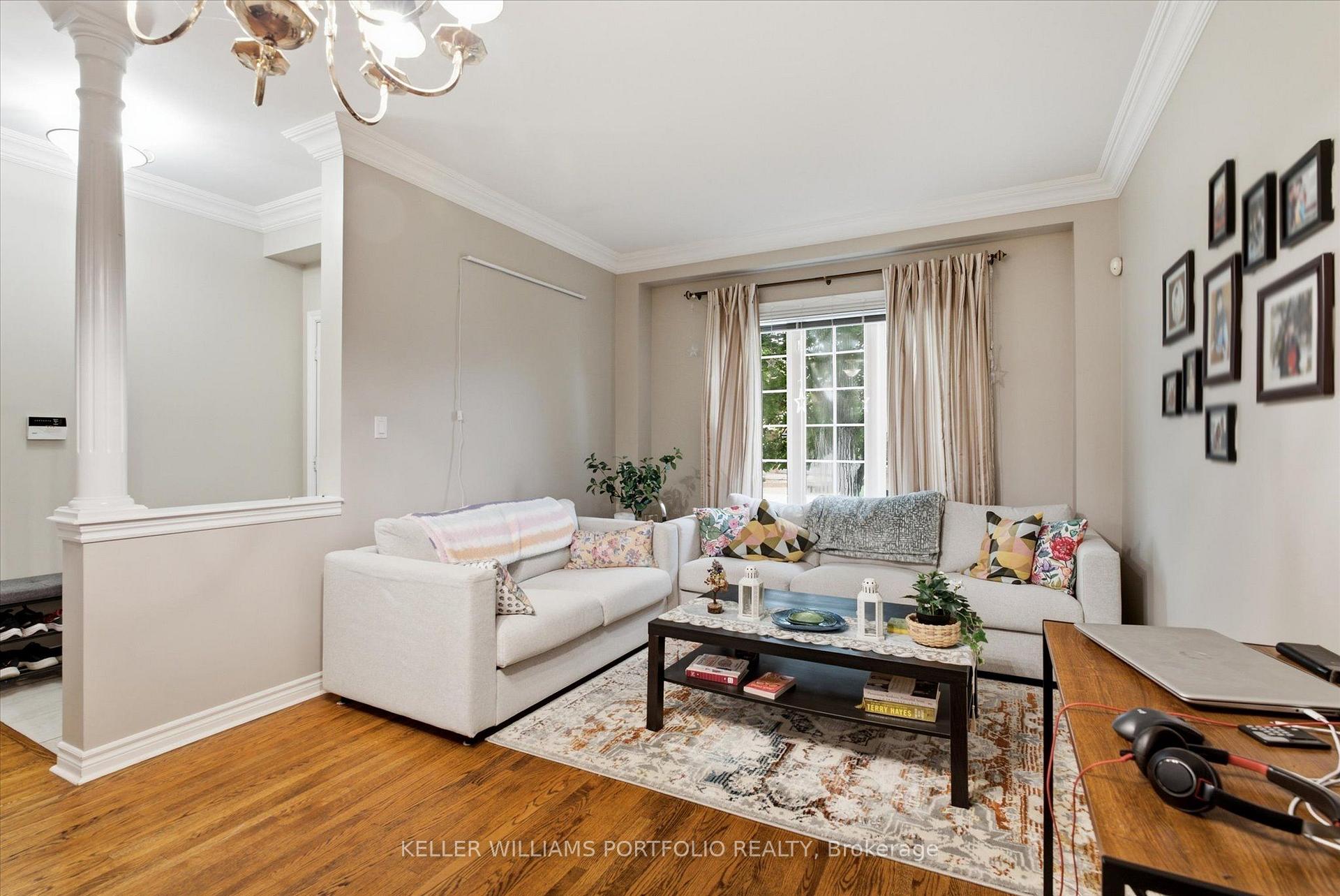 Photo 9 of 2153 Meadowglen Drive, Oakville, Westmount — HOMEH