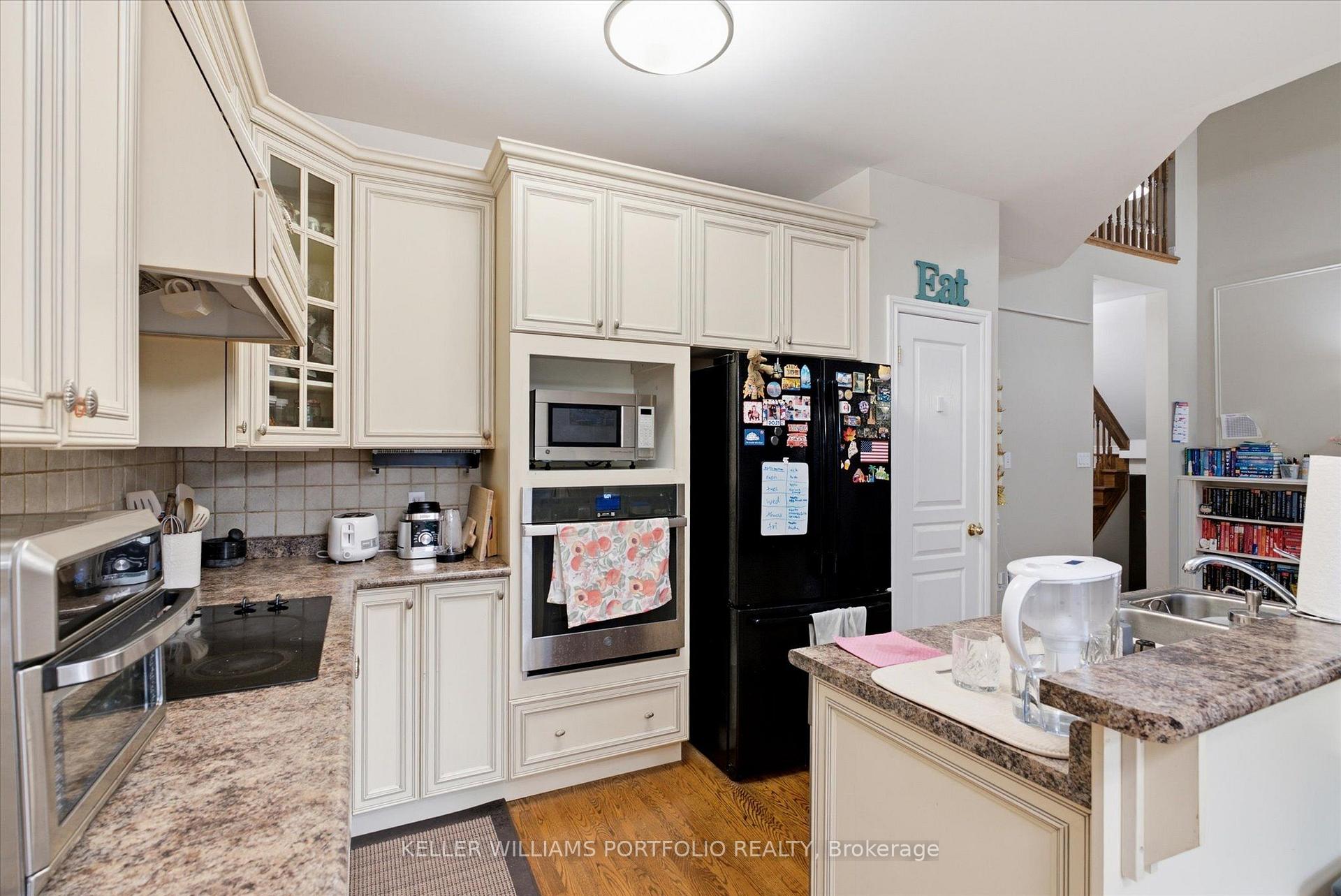 Photo 18 of 2153 Meadowglen Drive, Oakville, Westmount — HOMEH