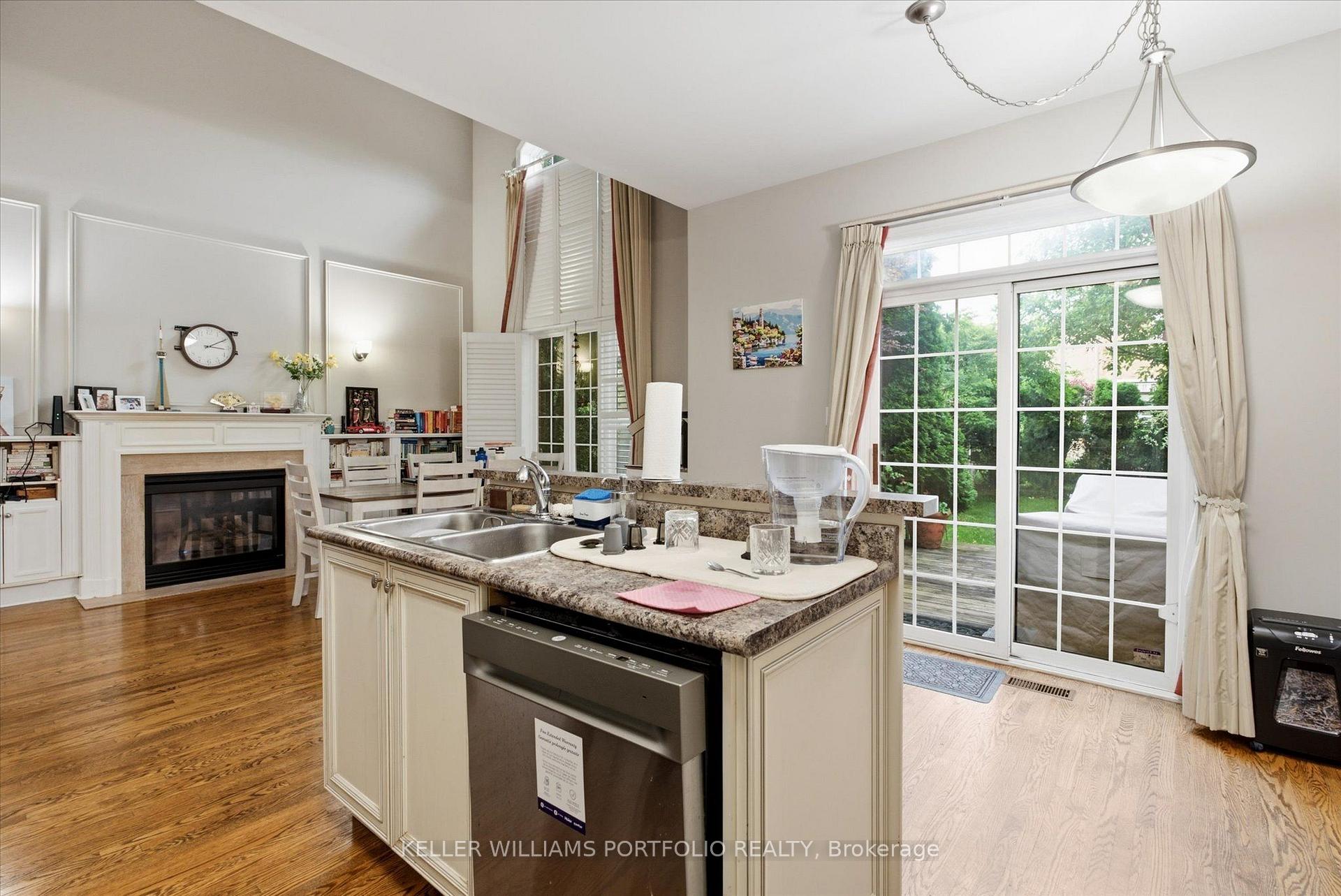 Photo 19 of 2153 Meadowglen Drive, Oakville, Westmount — HOMEH
