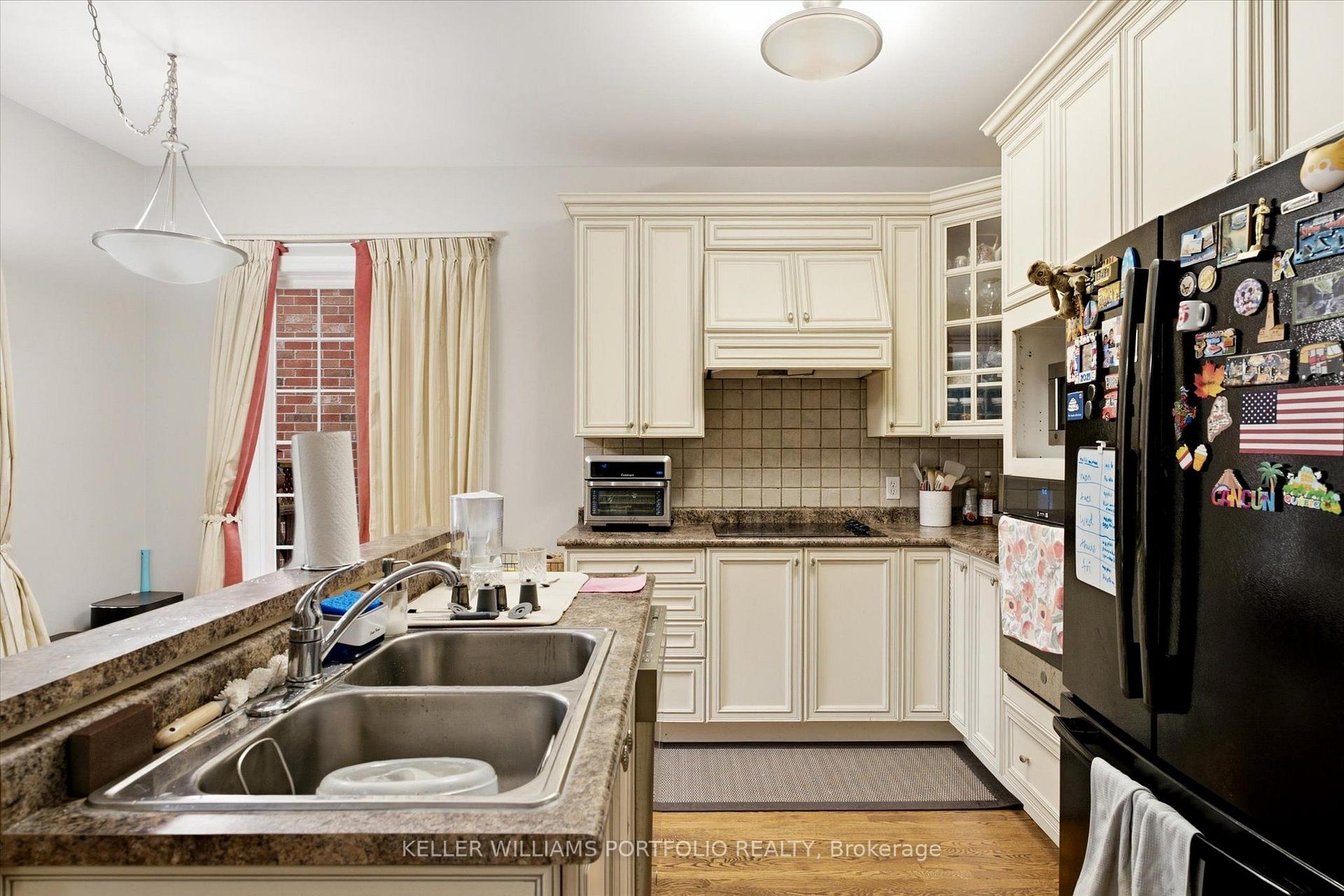 Photo 20 of 2153 Meadowglen Drive, Oakville, Westmount — HOMEH