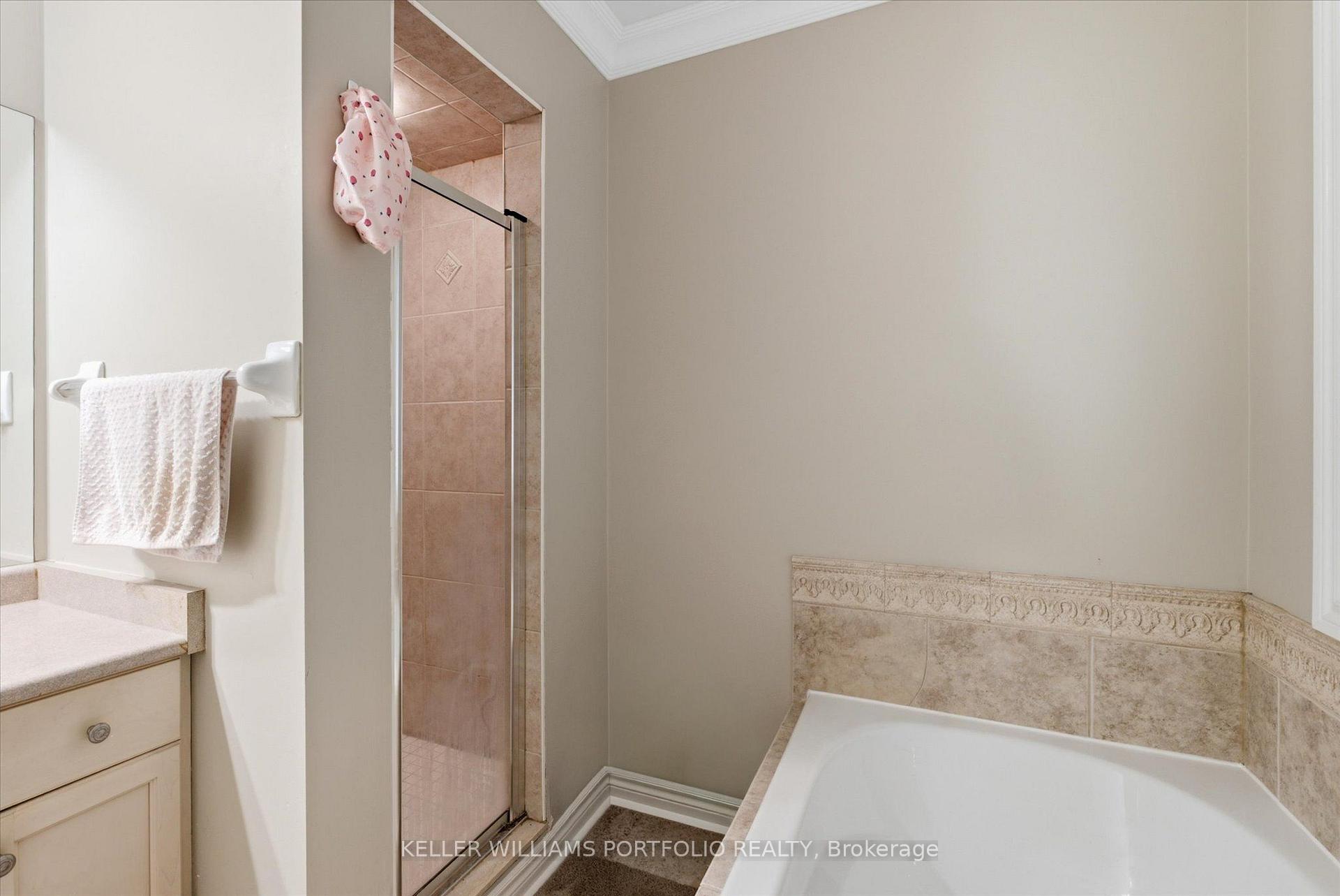 Photo 29 of 2153 Meadowglen Drive, Oakville, Westmount — HOMEH
