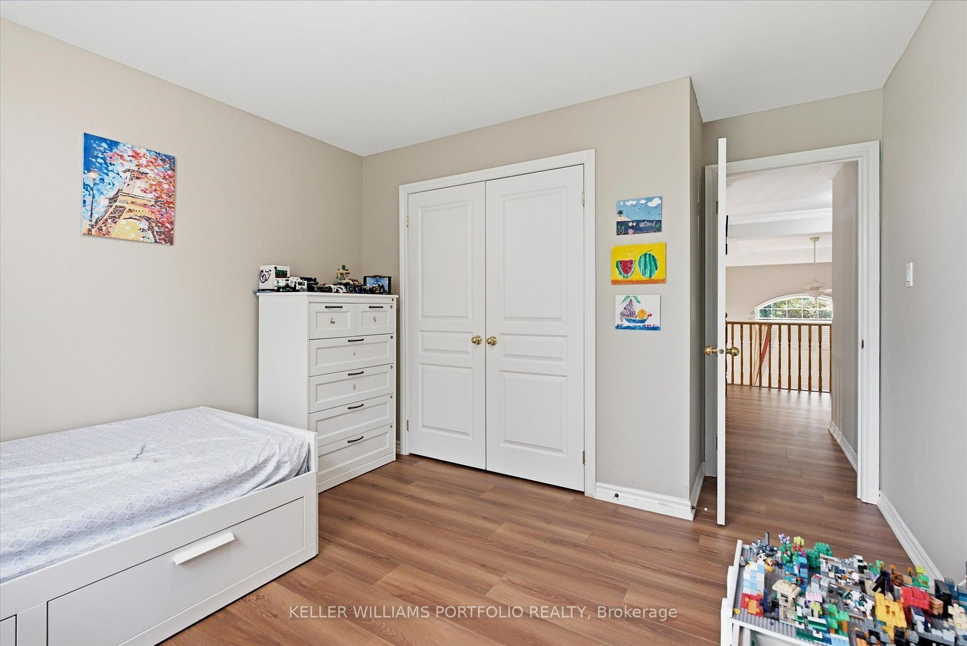 Photo 32 of 2153 Meadowglen Drive, Oakville, Westmount — HOMEH