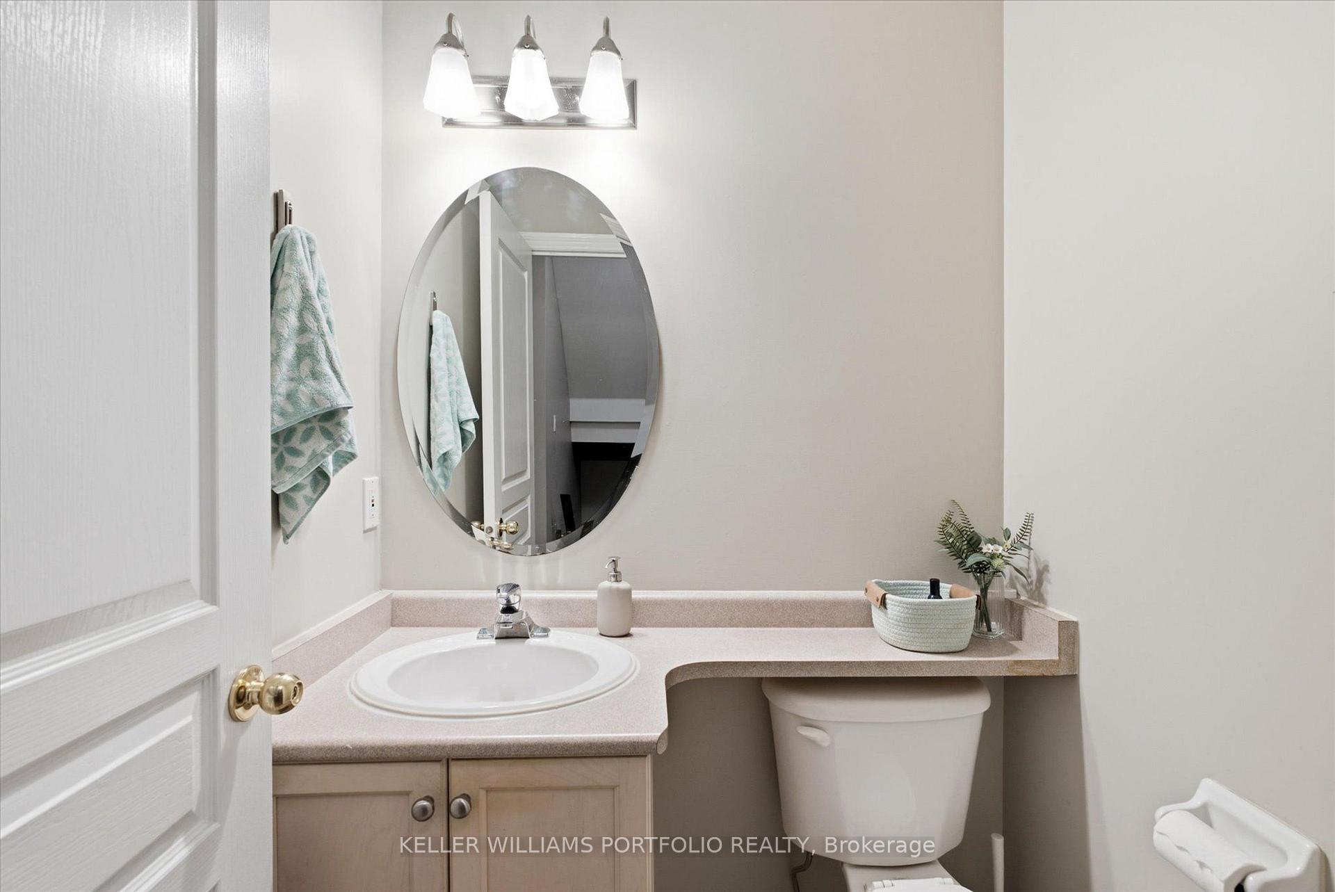 Photo 35 of 2153 Meadowglen Drive, Oakville, Westmount — HOMEH