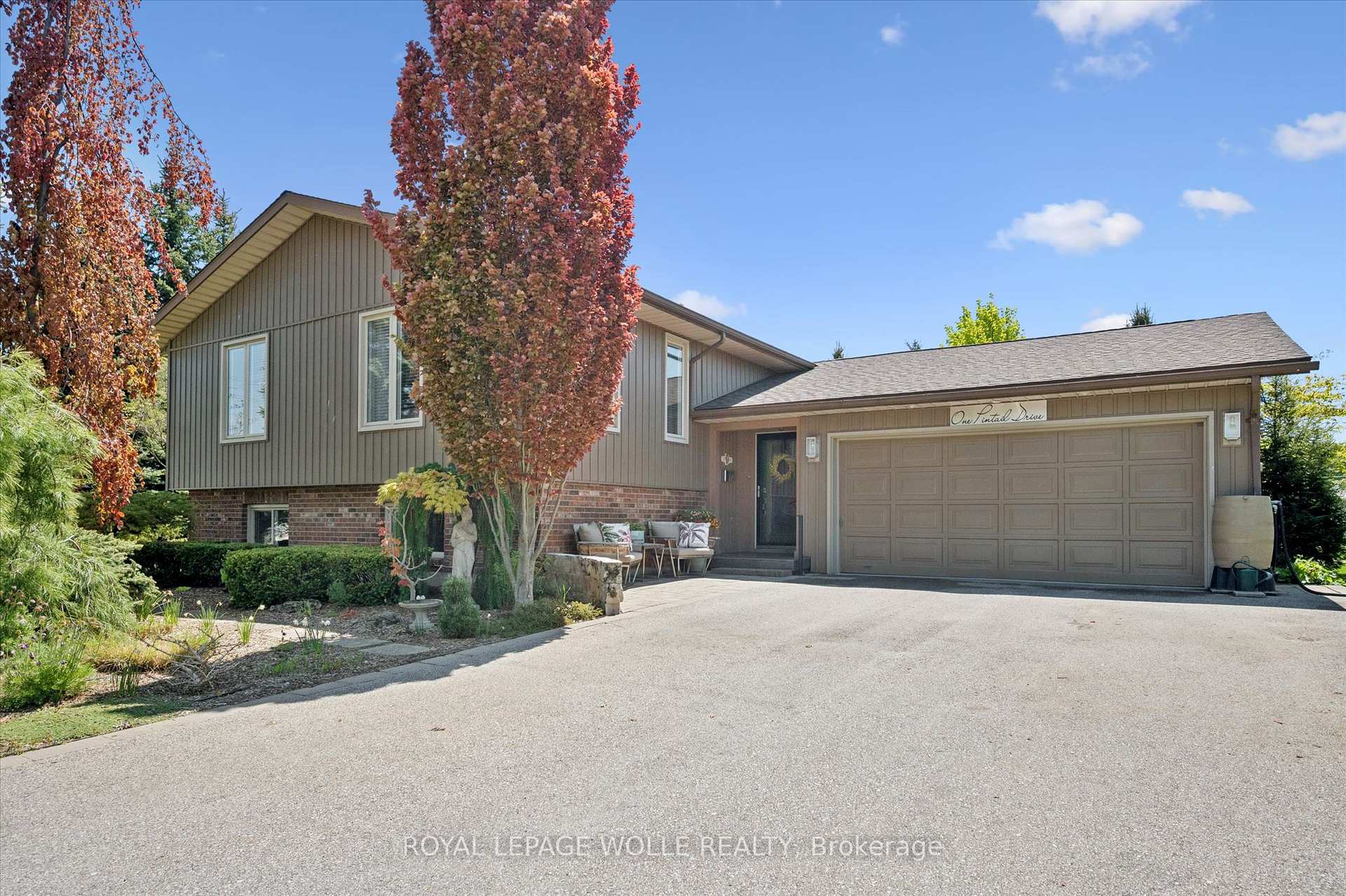 Photo 1 of 1 Pintail Drive S, Woolwich, Elmira — HOMEH