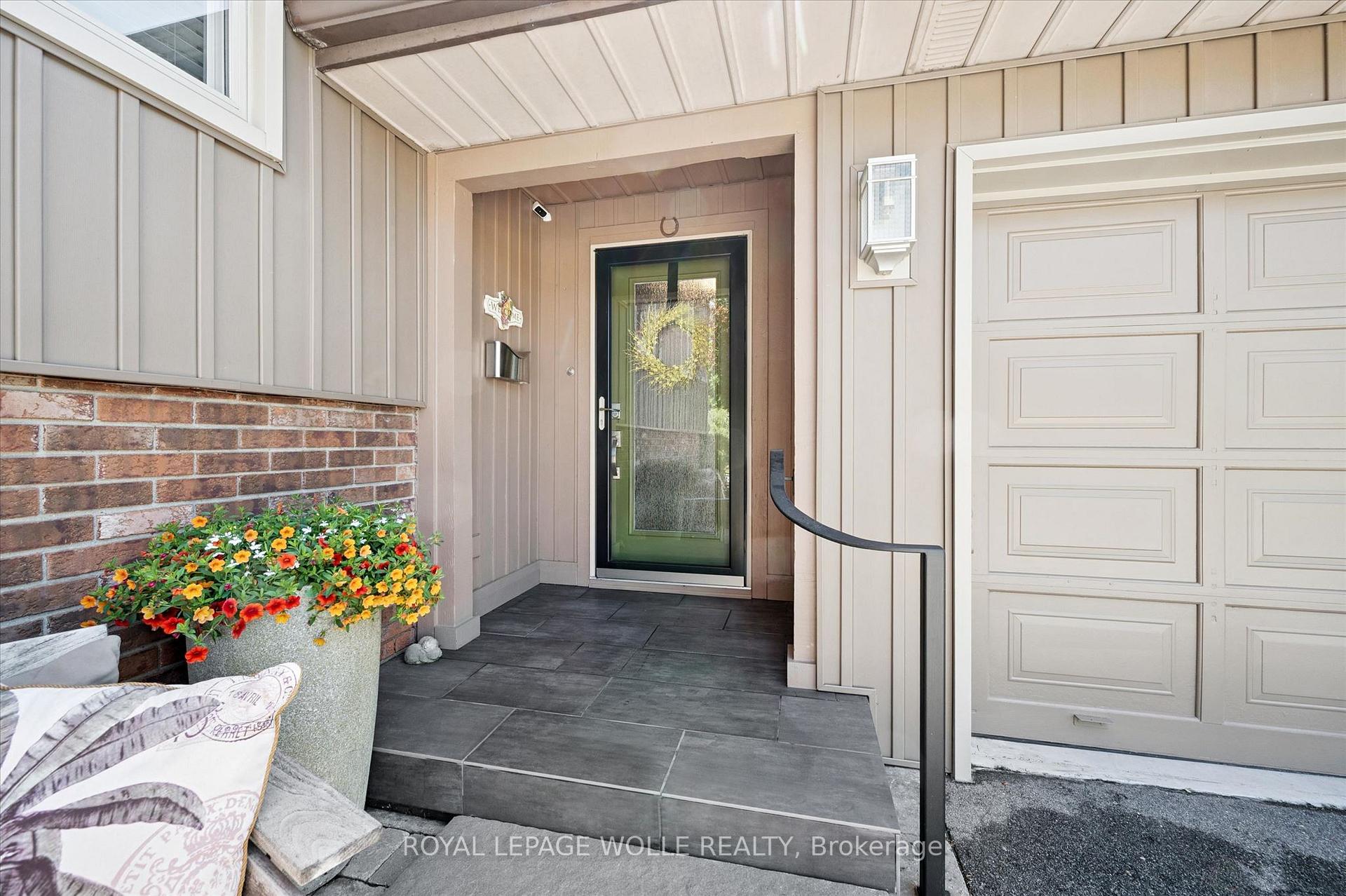 Photo 5 of 1 Pintail Drive S, Woolwich, Elmira — HOMEH