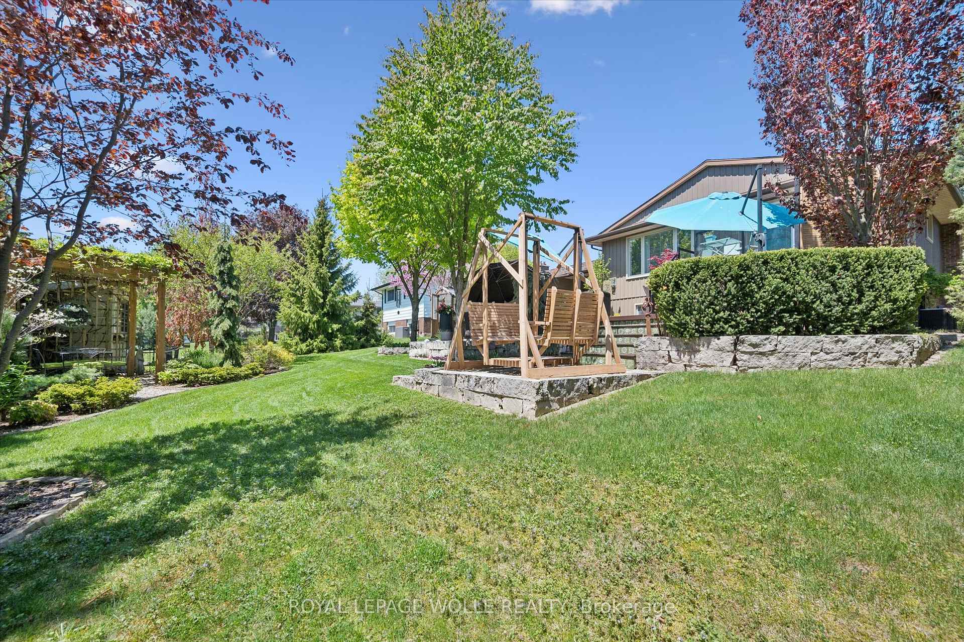 Photo 40 of 1 Pintail Drive S, Woolwich, Elmira — HOMEH