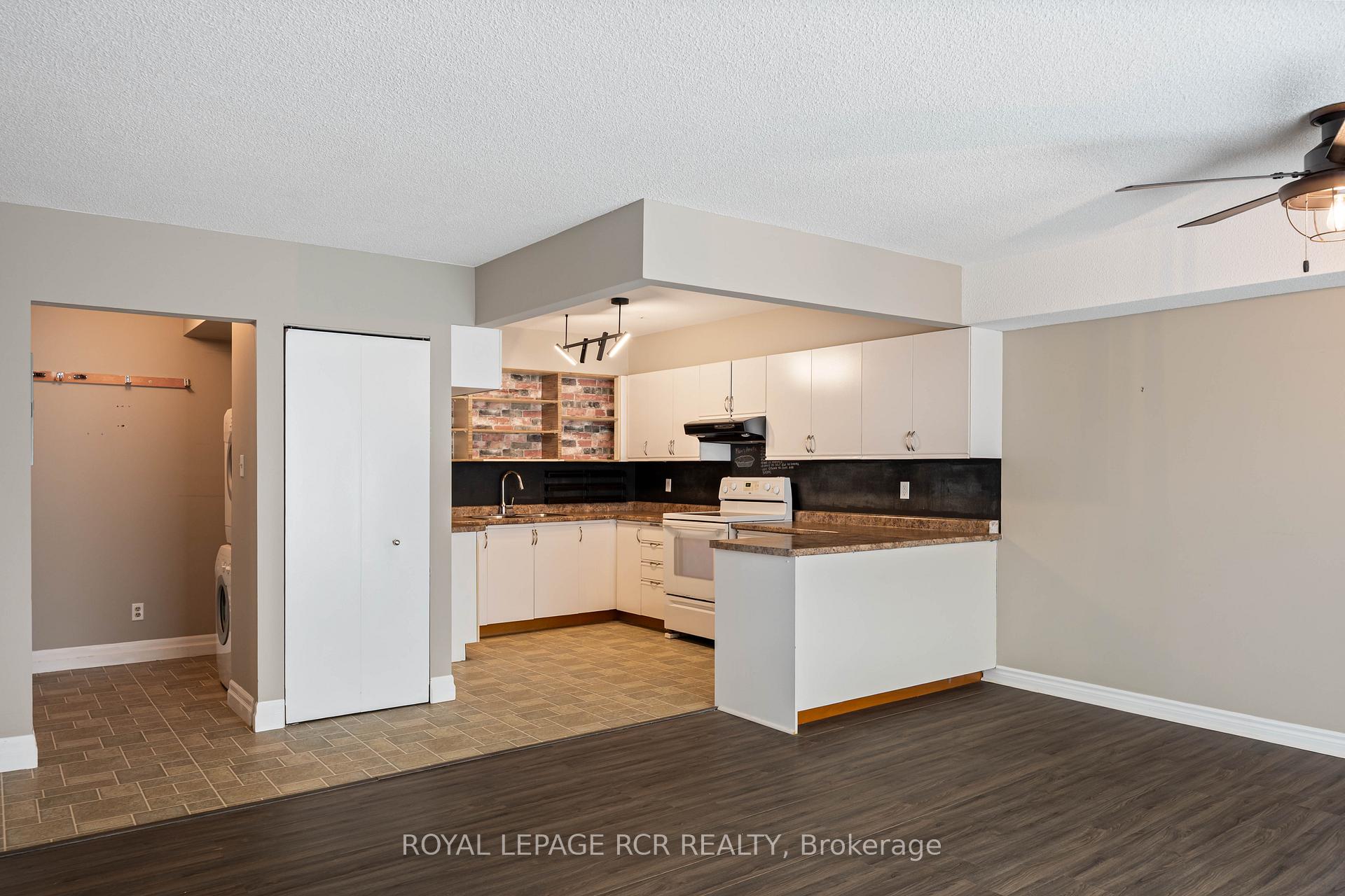 Photo 1 of Unit 32, 16 Fourth Street, Orangeville — HOMEH