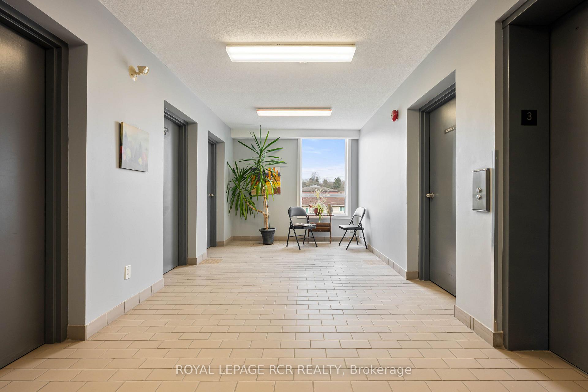 Photo 5 of Unit 32, 16 Fourth Street, Orangeville — HOMEH