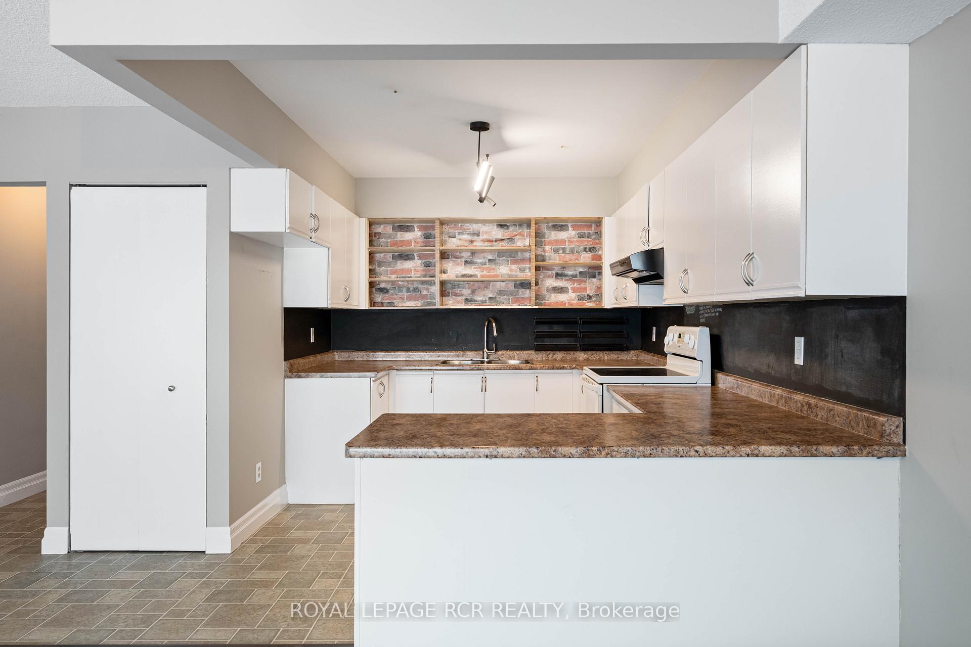 Photo 11 of Unit 32, 16 Fourth Street, Orangeville — HOMEH