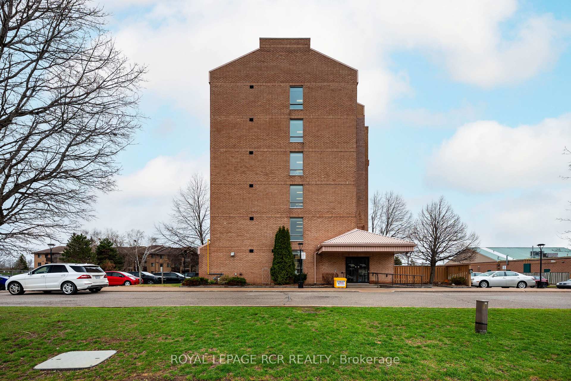 Photo 21 of Unit 32, 16 Fourth Street, Orangeville — HOMEH