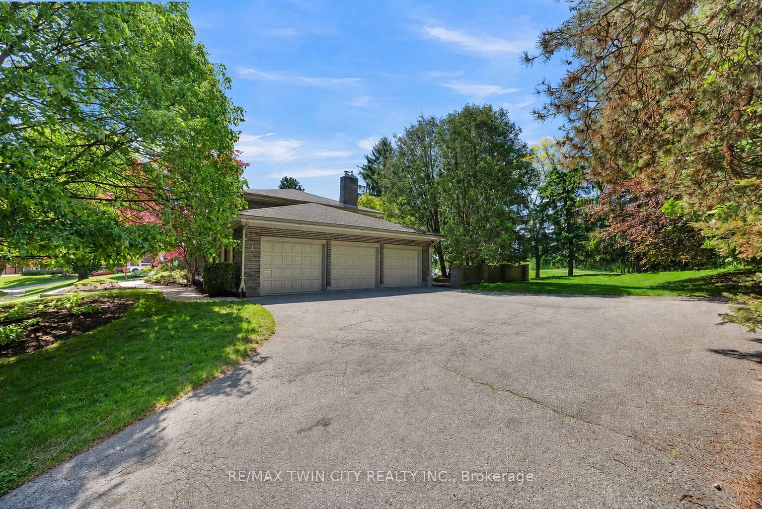 Photo 4 of 61 Huntley Crescent, Kitchener, Westmount - Kitchener — HOMEH