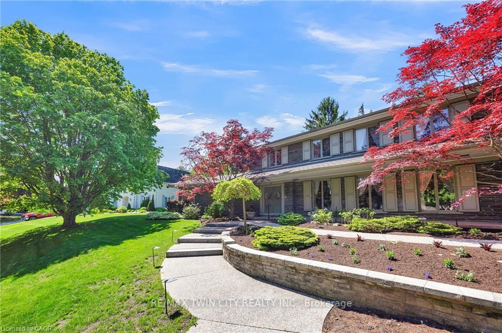 Photo 5 of 61 Huntley Crescent, Kitchener, Westmount - Kitchener — HOMEH