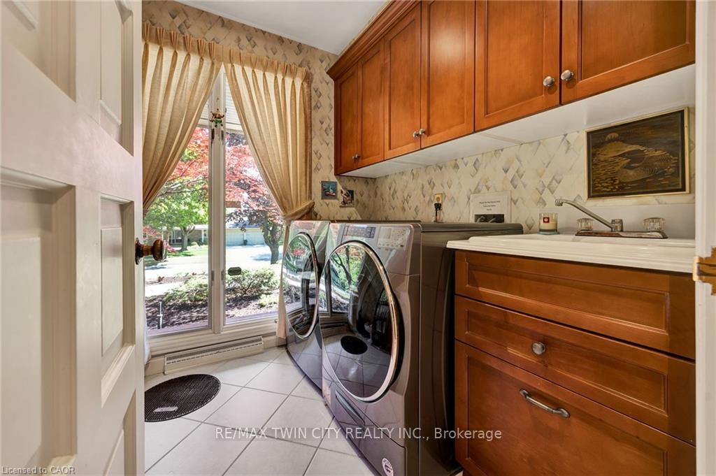 Photo 17 of 61 Huntley Crescent, Kitchener, Westmount - Kitchener — HOMEH