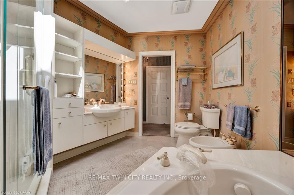 Photo 22 of 61 Huntley Crescent, Kitchener, Westmount - Kitchener — HOMEH