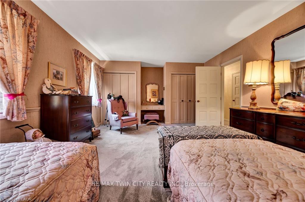 Photo 27 of 61 Huntley Crescent, Kitchener, Westmount - Kitchener — HOMEH