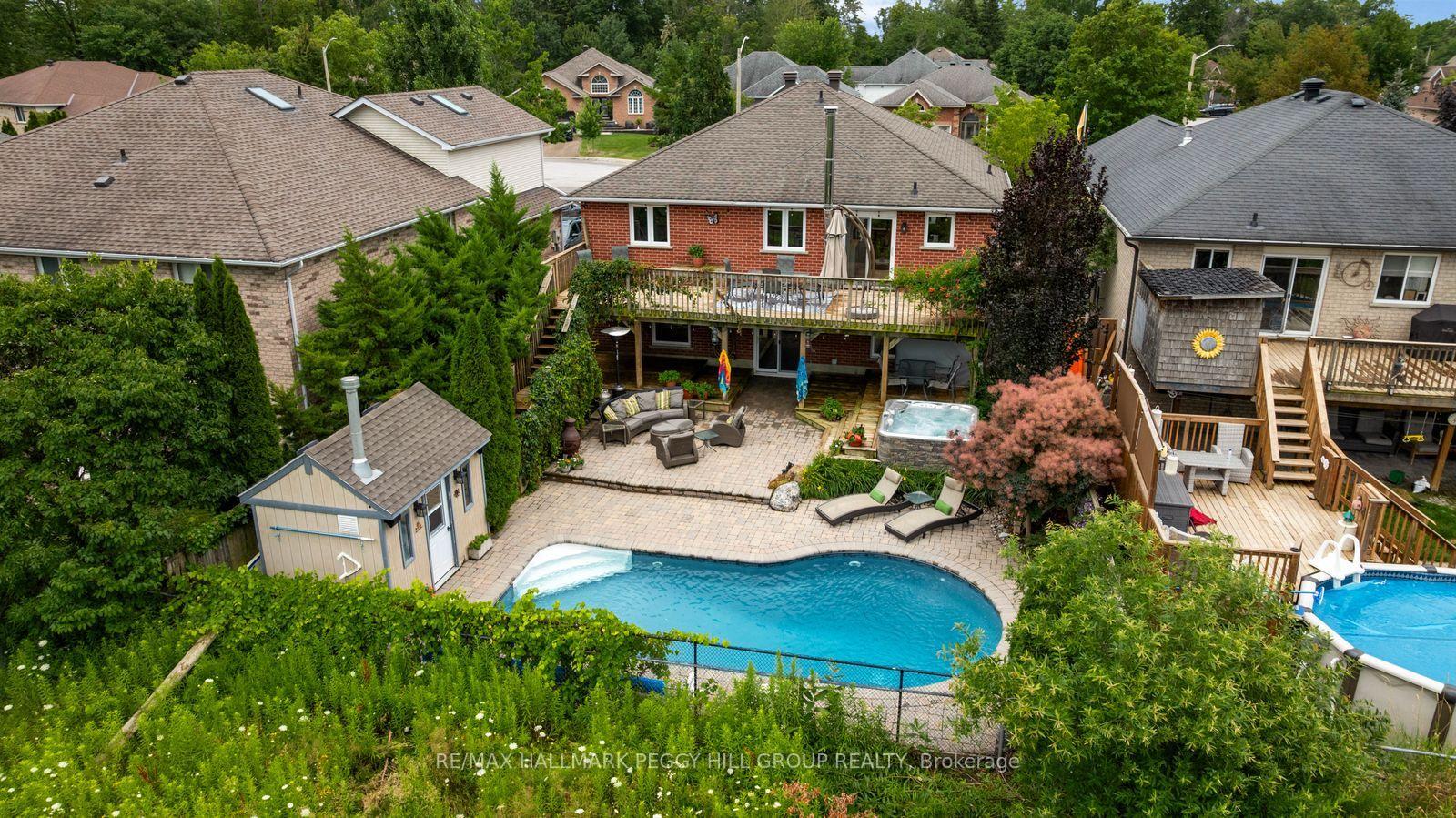 Photo 2 of 608 Glen Cedar Crescent, Innisfil, Rural Innisfil — HOMEH