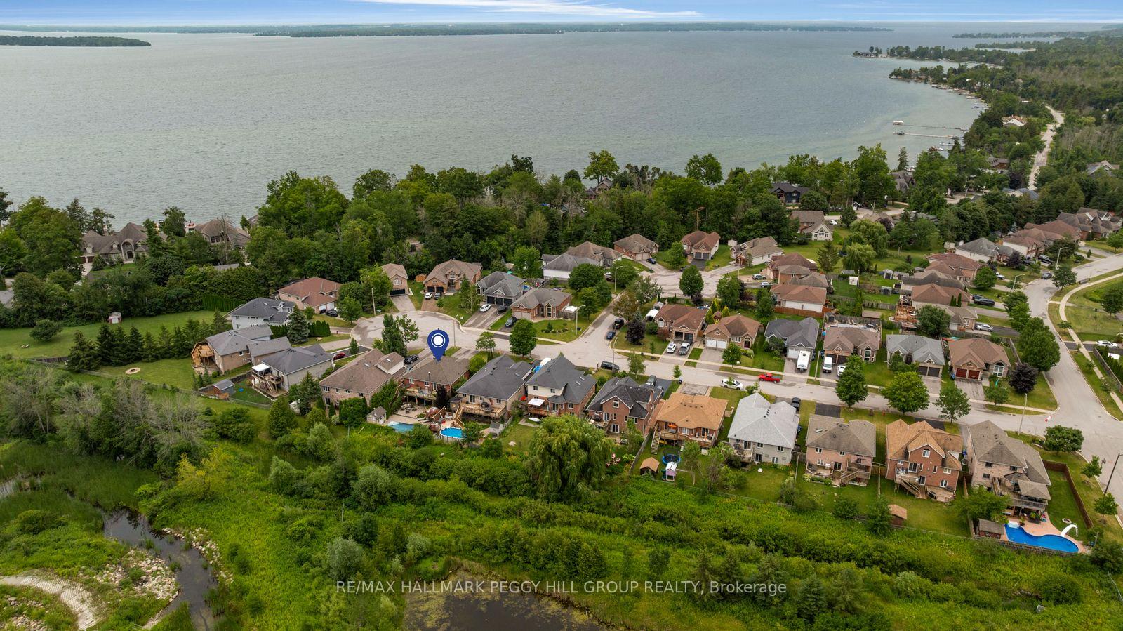 Photo 3 of 608 Glen Cedar Crescent, Innisfil, Rural Innisfil — HOMEH