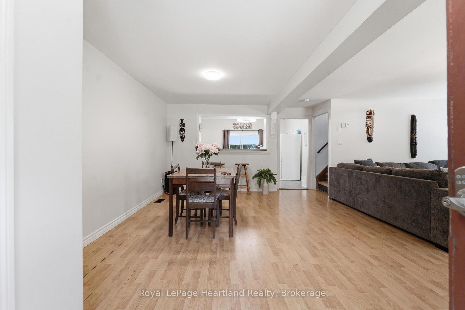 Photo 3 of 117 Quebec Street, Goderich, Goderich (Town) — HOMEH