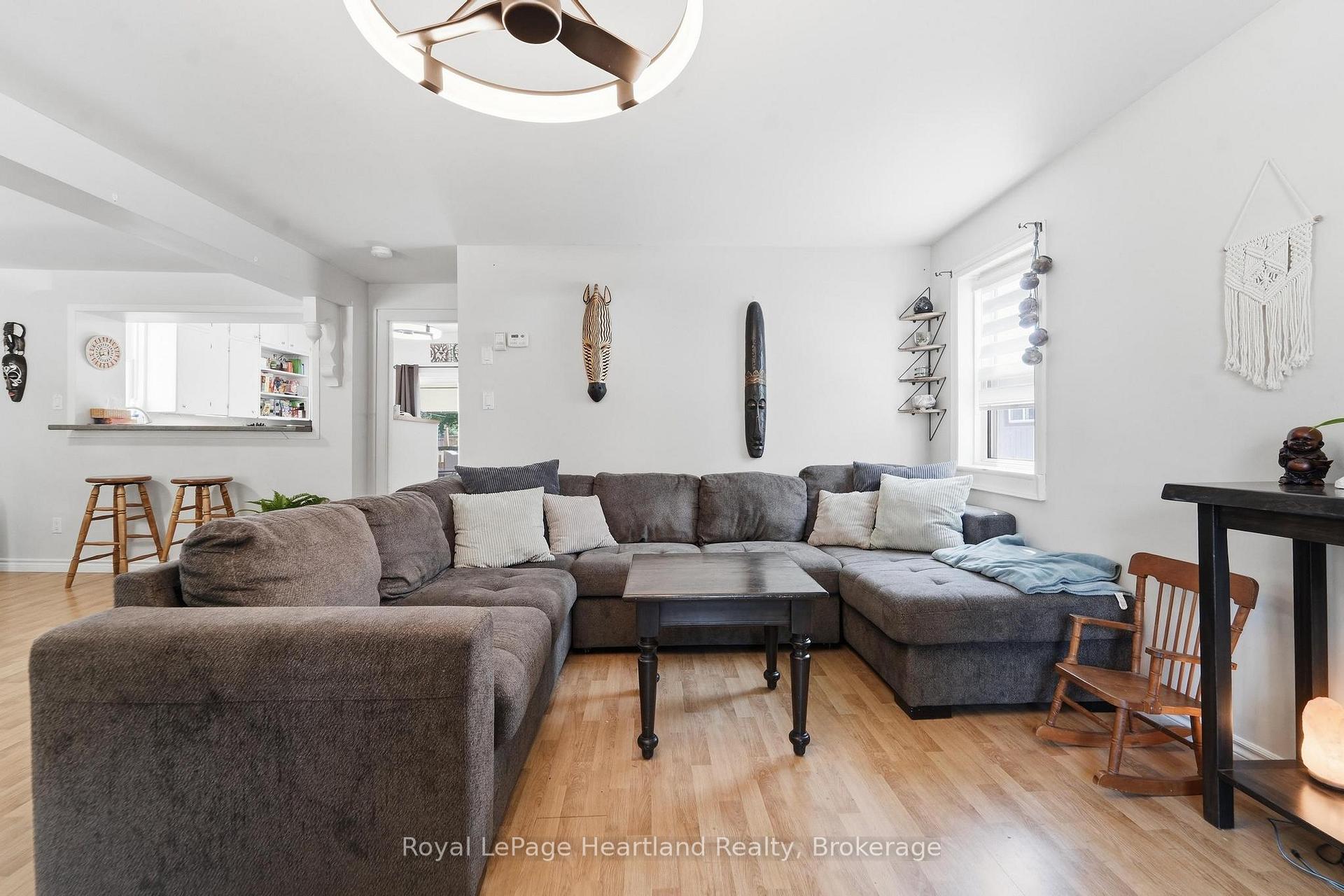 Photo 8 of 117 Quebec Street, Goderich, Goderich (Town) — HOMEH