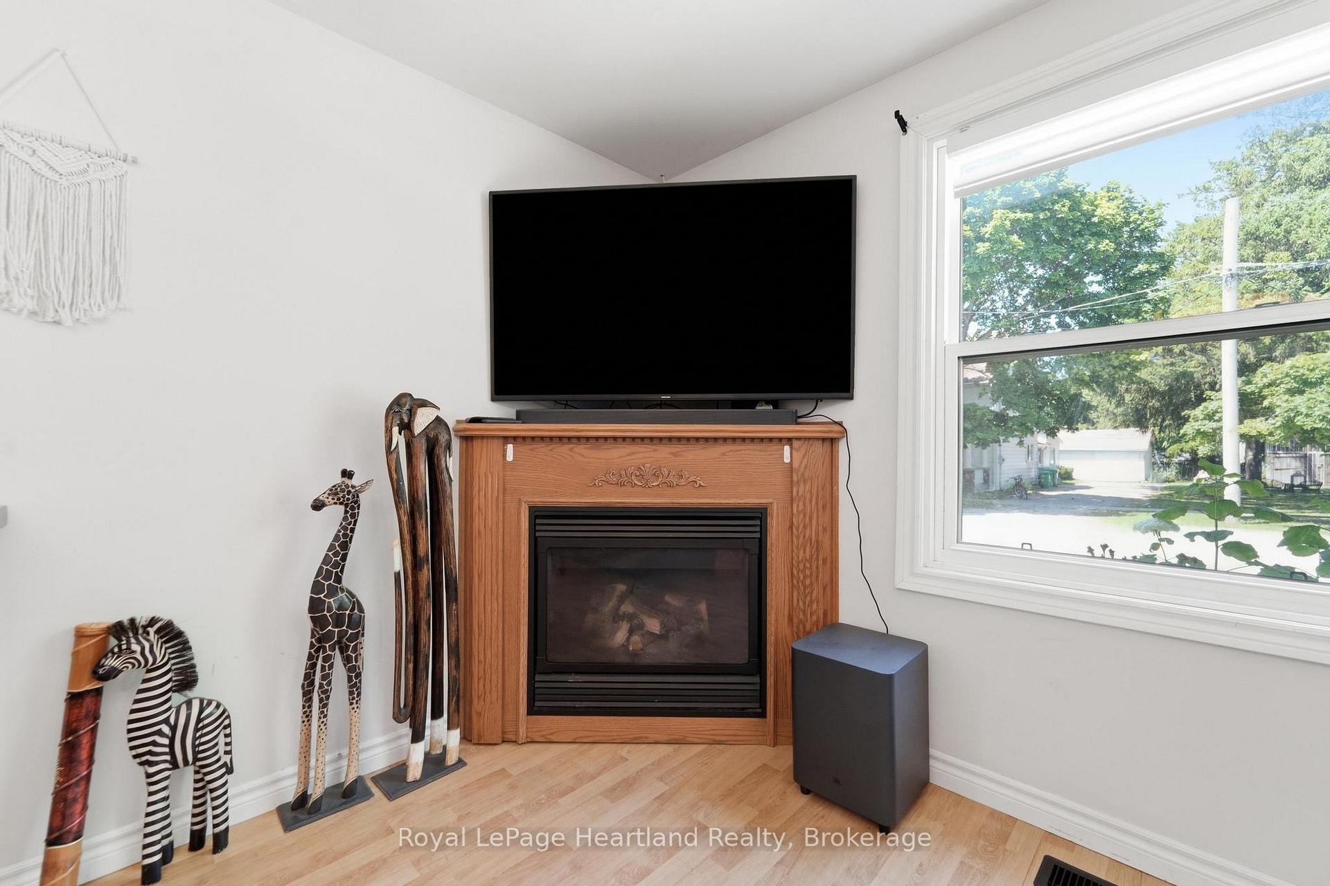 Photo 9 of 117 Quebec Street, Goderich, Goderich (Town) — HOMEH