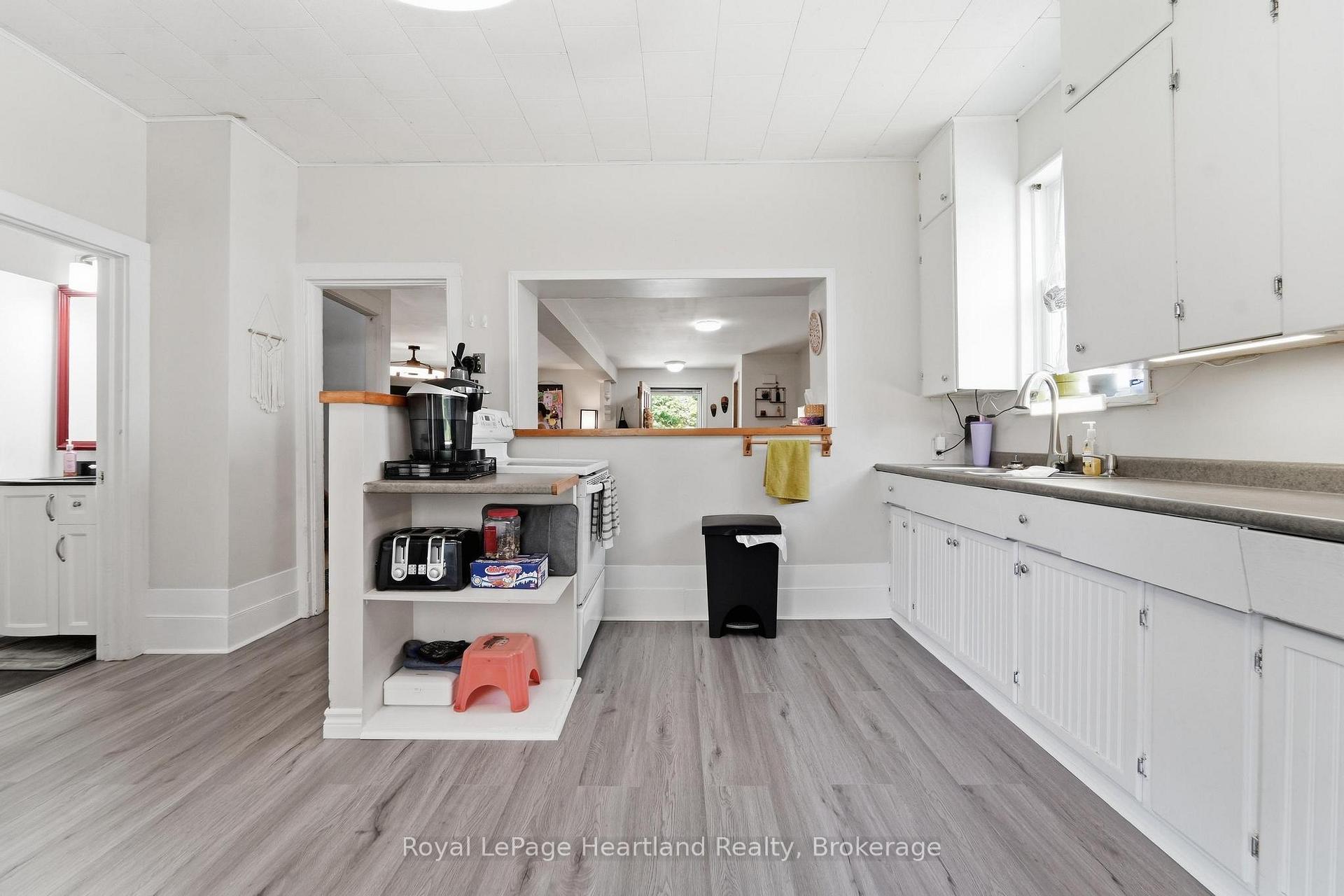 Photo 12 of 117 Quebec Street, Goderich, Goderich (Town) — HOMEH